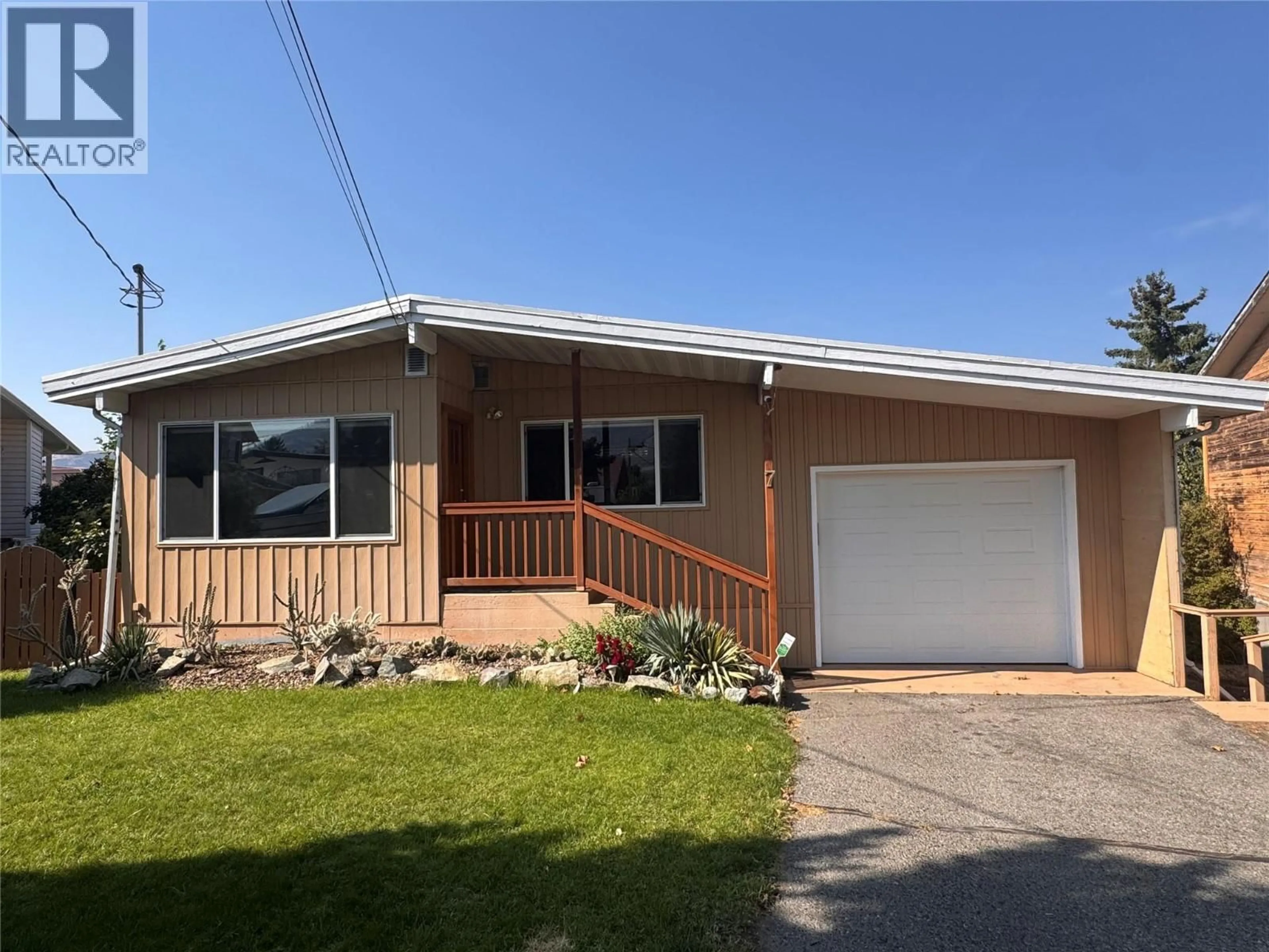 Home with vinyl exterior material, street for 7 BIRCH COURT, Osoyoos British Columbia V0H1V3
