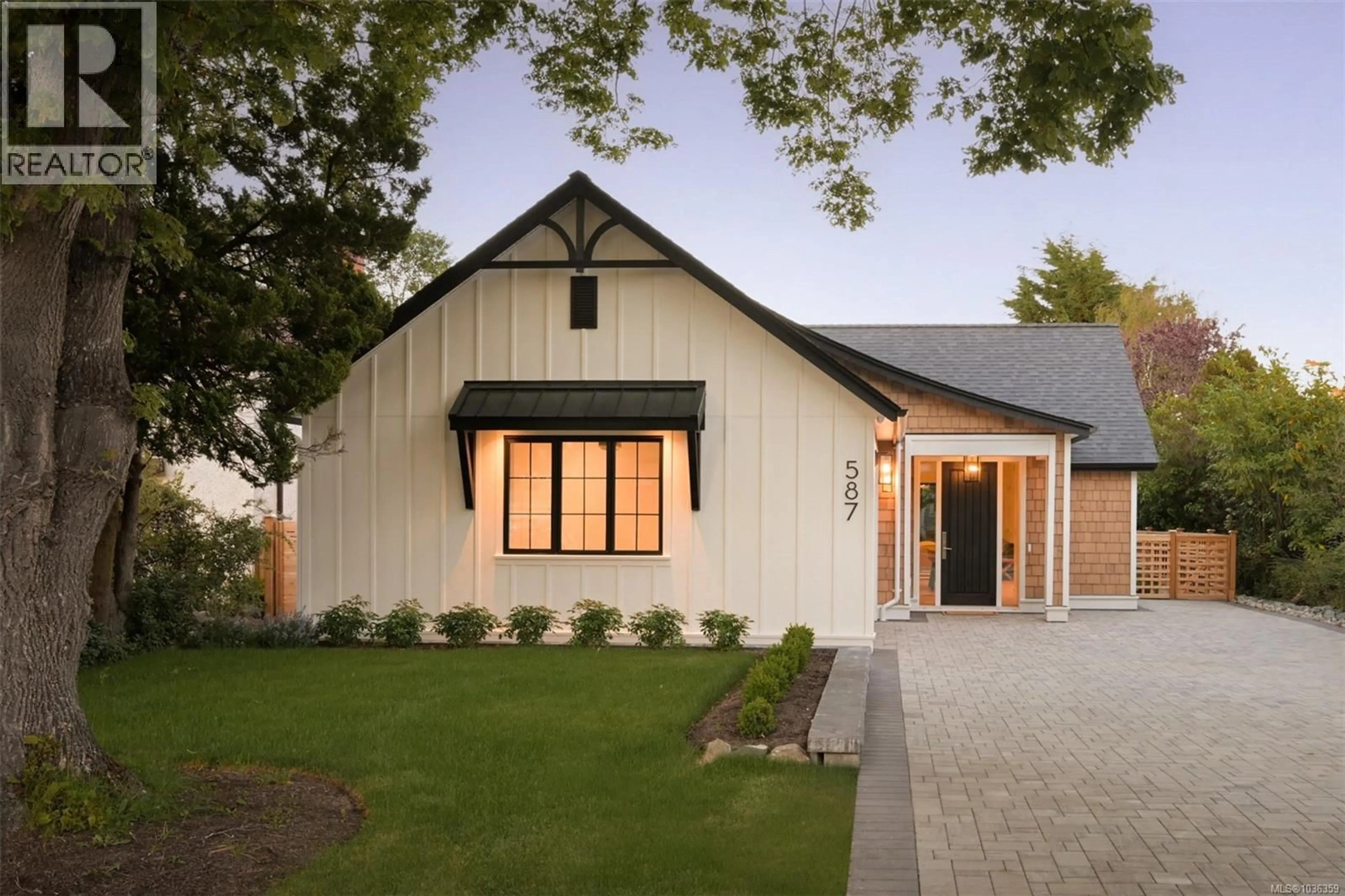 Home with brick exterior material, street for 587 OLIVER STREET, Oak Bay British Columbia V8S4W2
