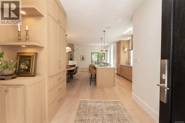 587 OLIVER STREET, Oak Bay 4