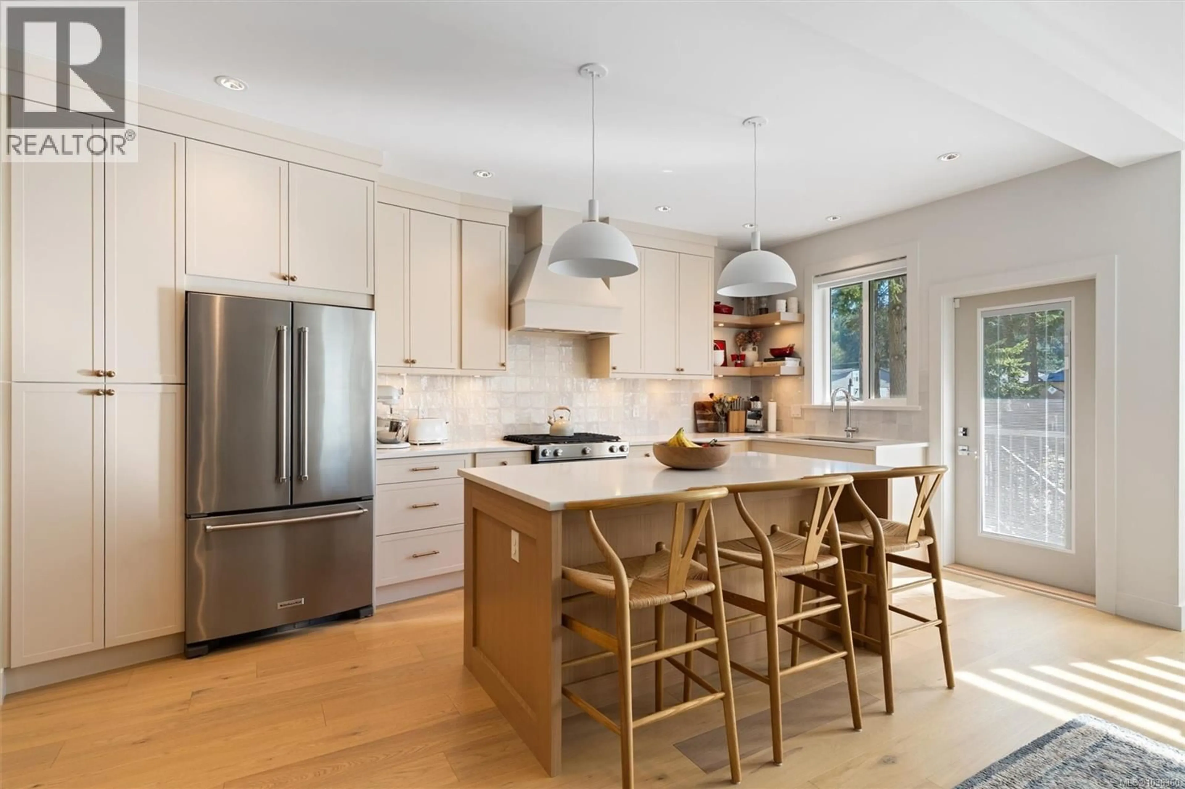 Open concept kitchen, unknown for 973 ISABELL AVENUE, Langford British Columbia V9C2N2