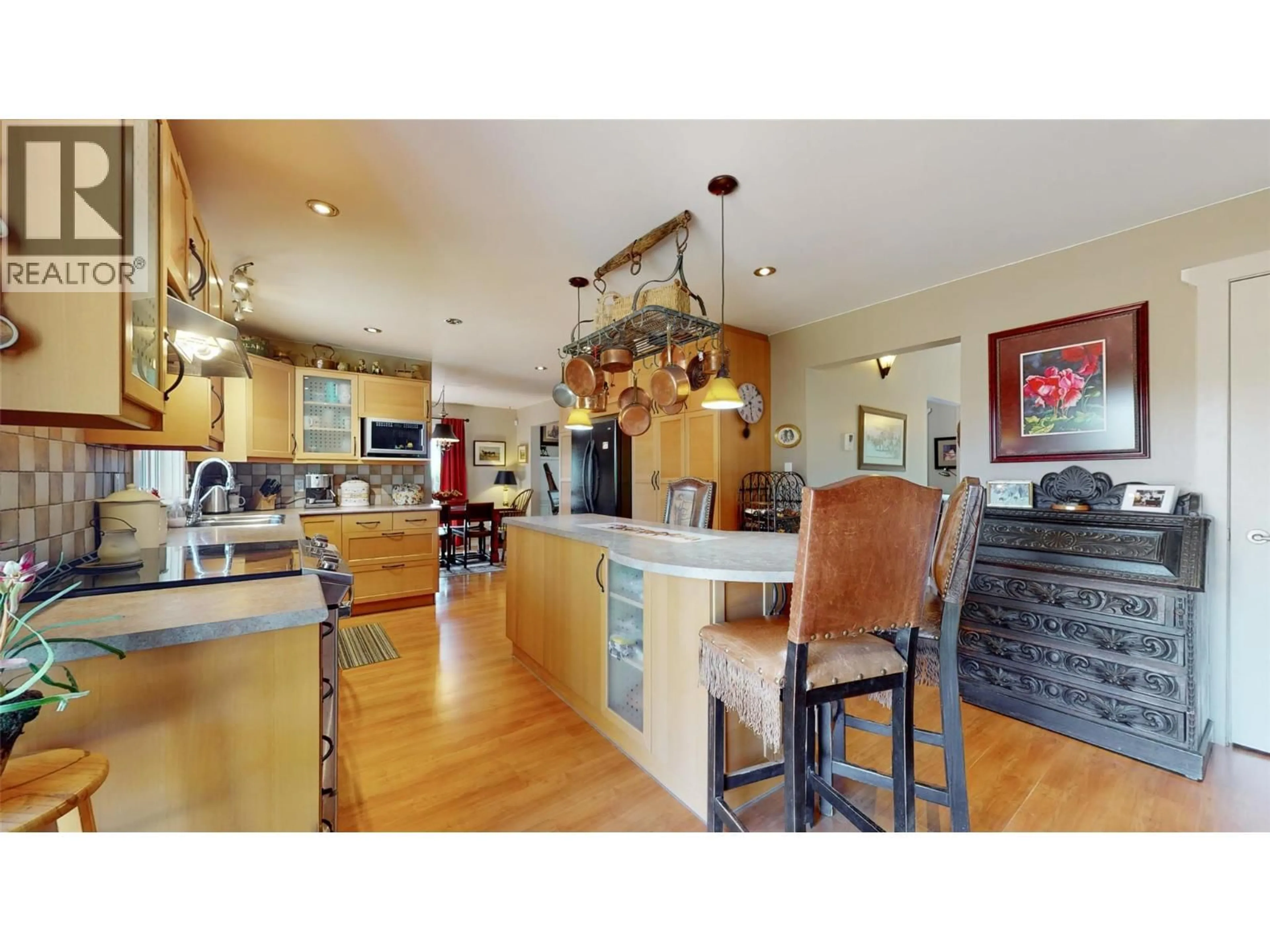 Open concept kitchen, unknown for 205 GREASEWOOD AVENUE, Oliver British Columbia V0H1T1