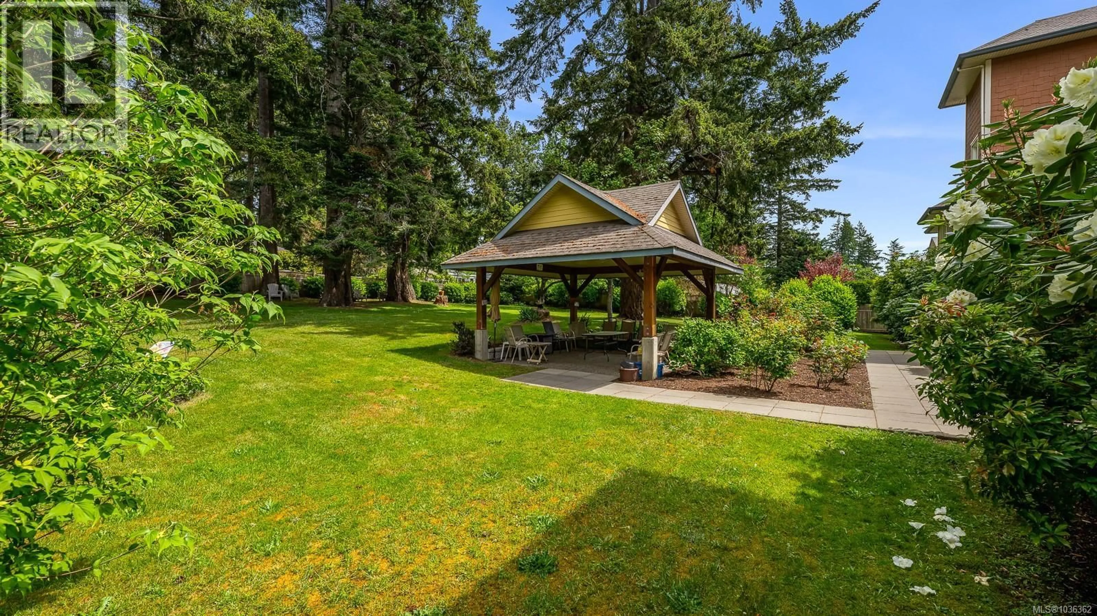Unknown for 303 - 1912 COMOX AVENUE, Comox British Columbia V9M3M4