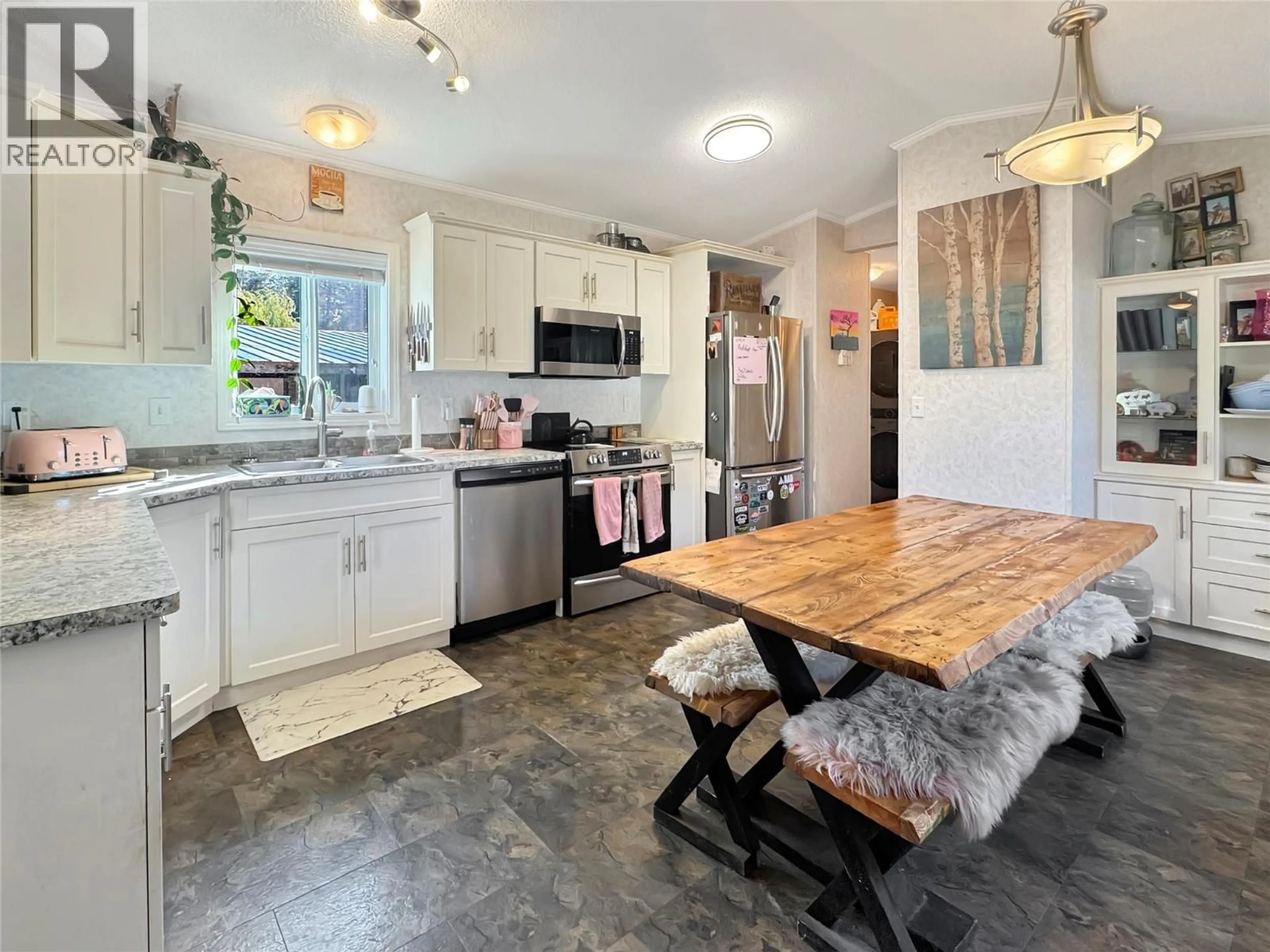 Open concept kitchen, unknown for 2 - 8470 CAITHNESS ROAD, Elko British Columbia V0B1T0