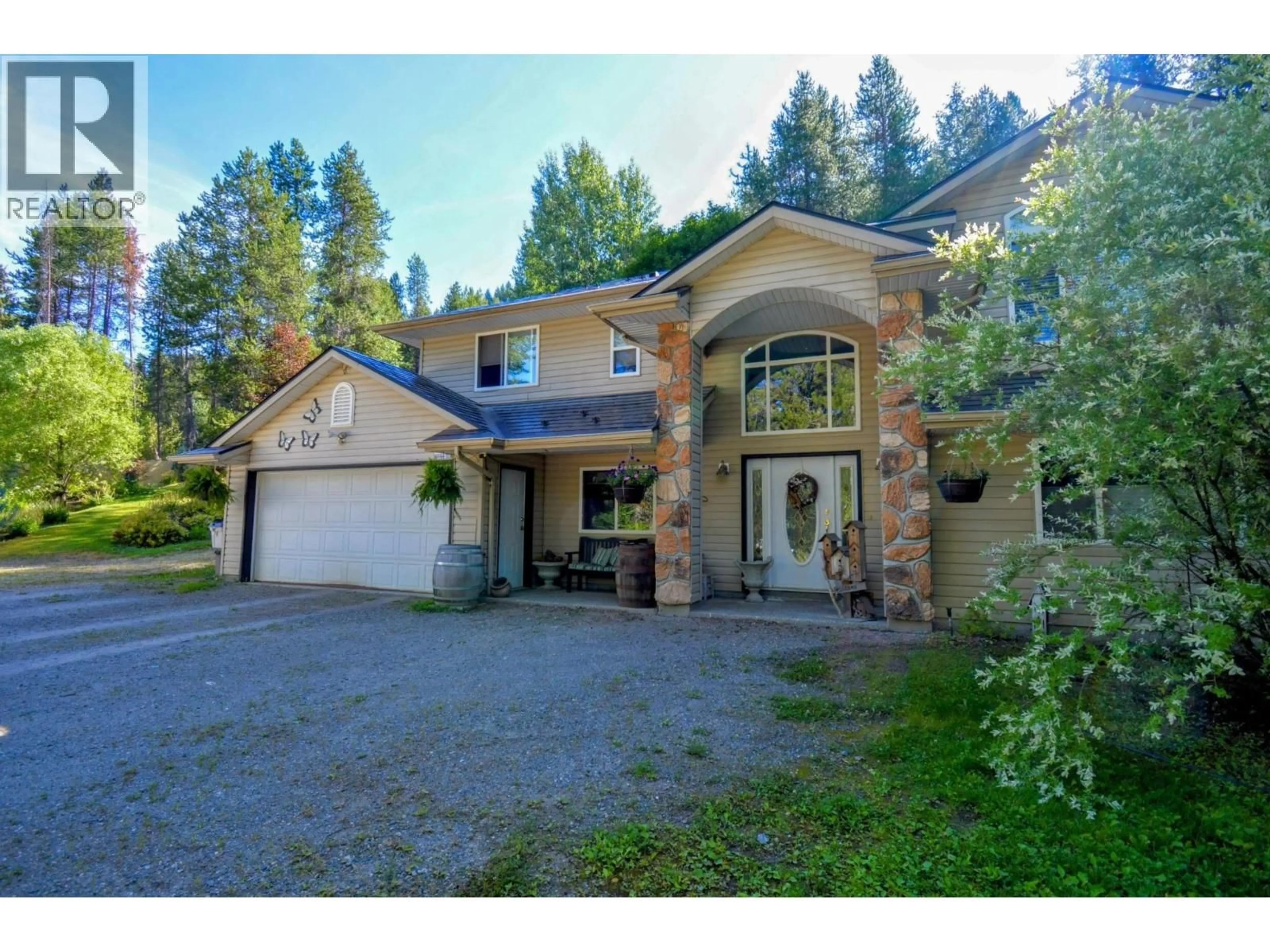 A pic from outside/outdoor area/front of a property/back of a property/a pic from drone, street for 610 STRATHMORE AVENUE, Greenwood British Columbia V0H1J0