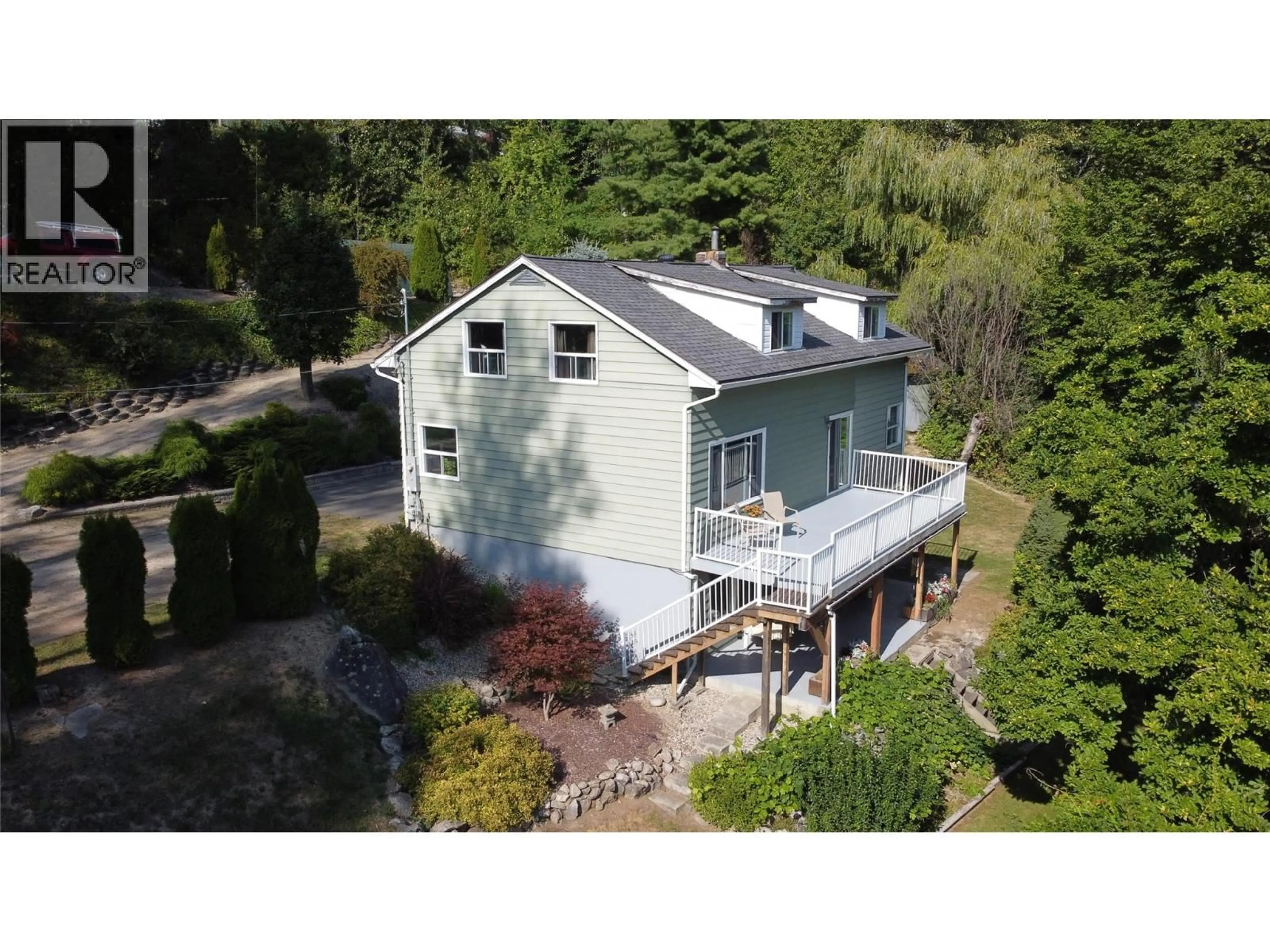 A pic from outside/outdoor area/front of a property/back of a property/a pic from drone, unknown for 456 JOHNSTONE ROAD, Nelson British Columbia V1L6J1