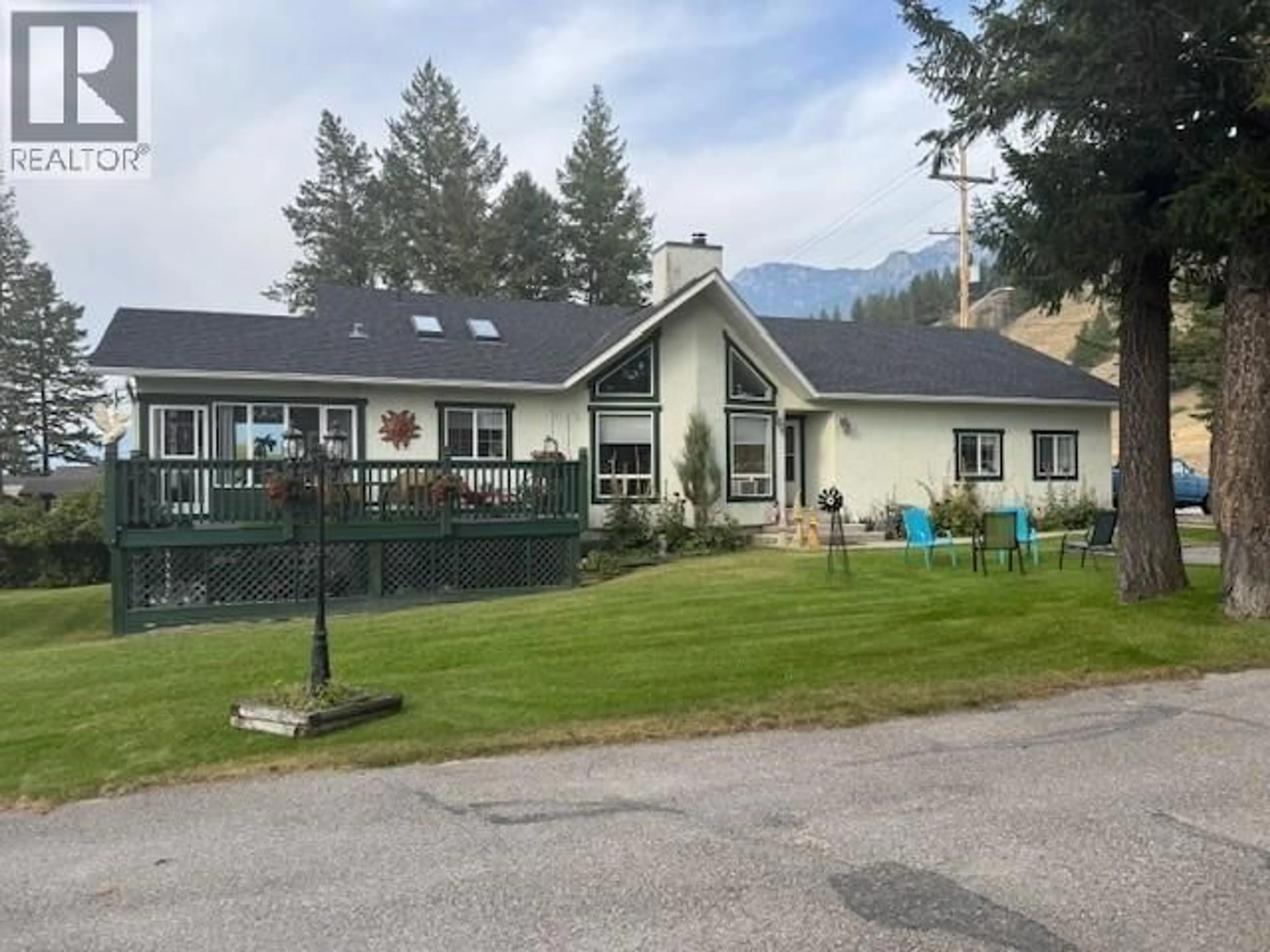A pic from outside/outdoor area/front of a property/back of a property/a pic from drone, mountain view for 109 - 7369 PROSPECTOR AVENUE, Radium Hot Springs British Columbia V0A1M0