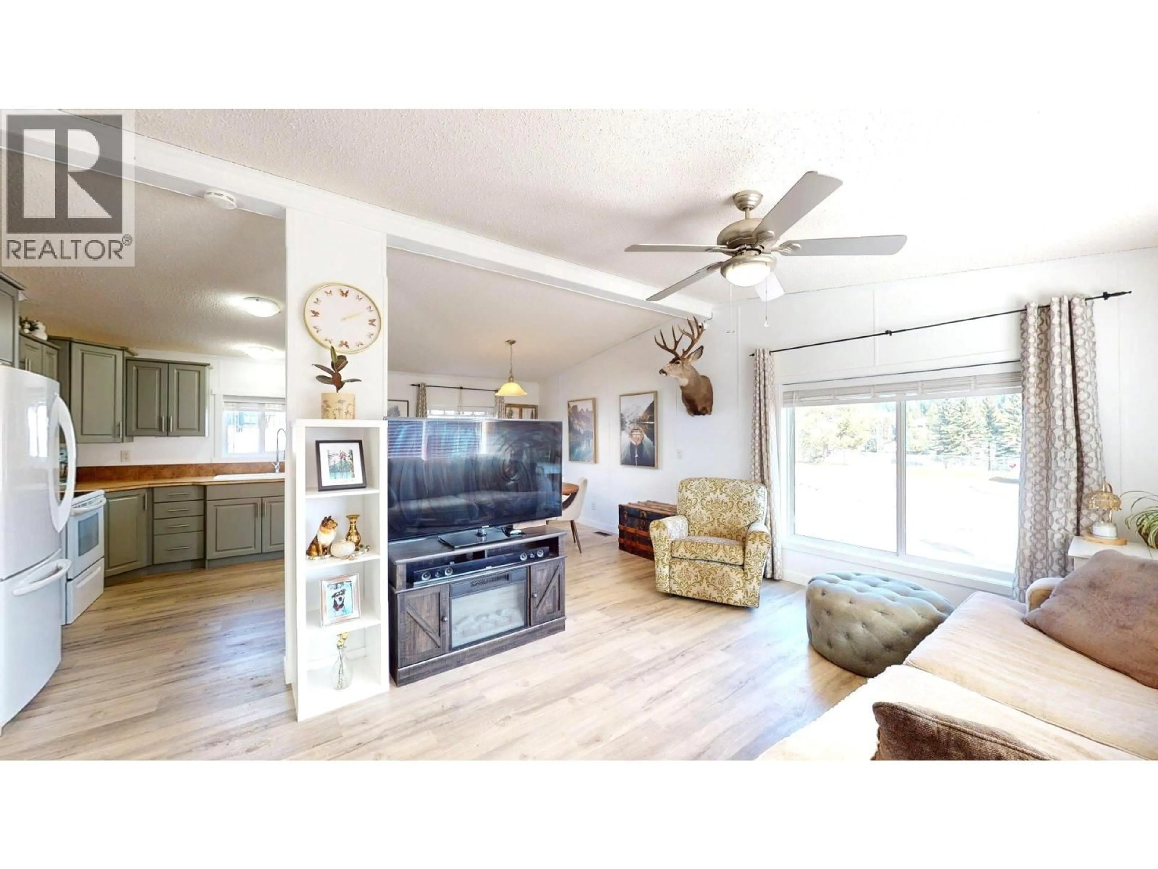 Open concept kitchen, unknown for 9 DEERBORNE DRIVE, Elkford British Columbia V0B1H0