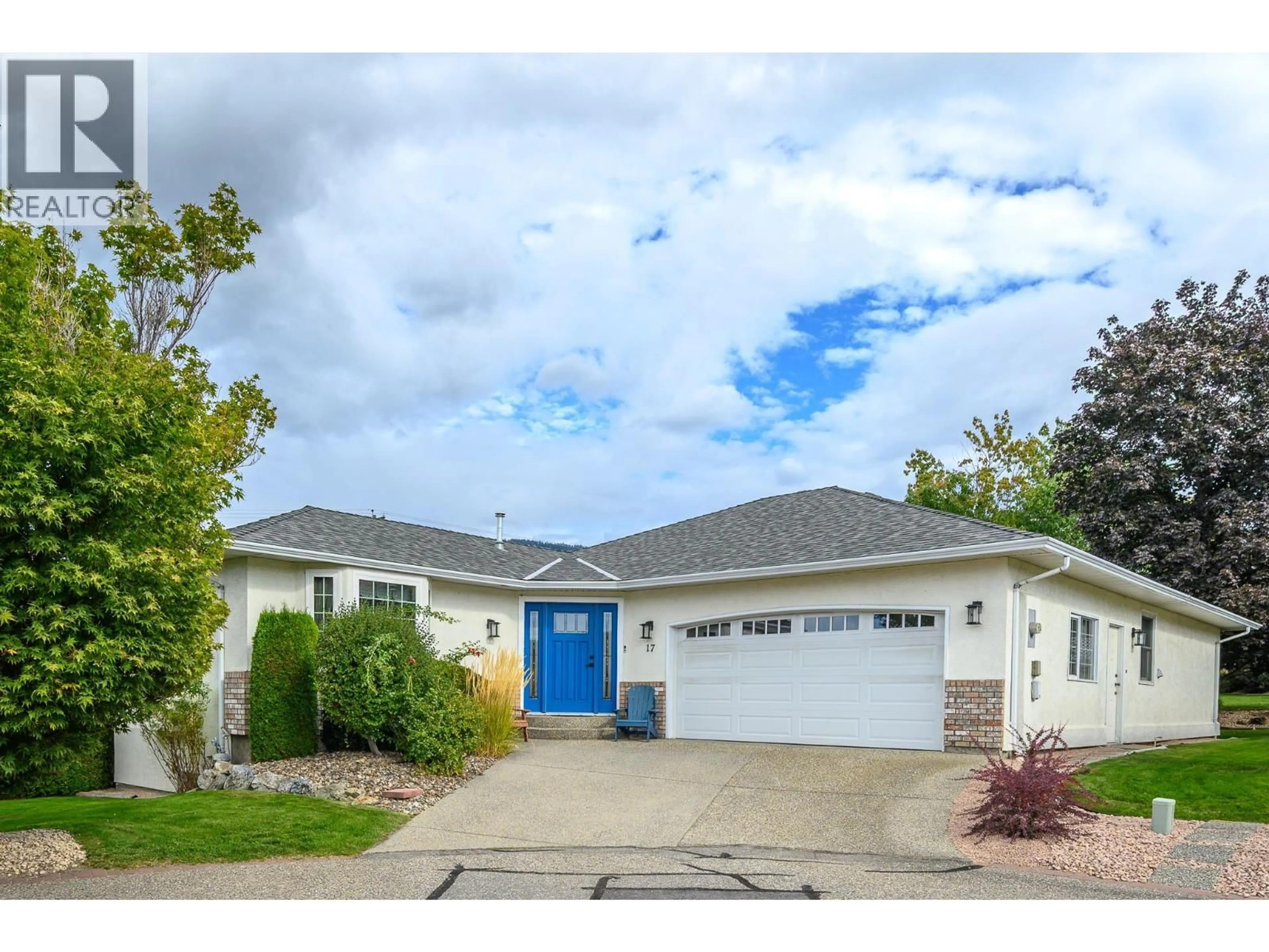 Home with vinyl exterior material, street for 17 - 124 SARSONS ROAD, Vernon British Columbia V1B2T9