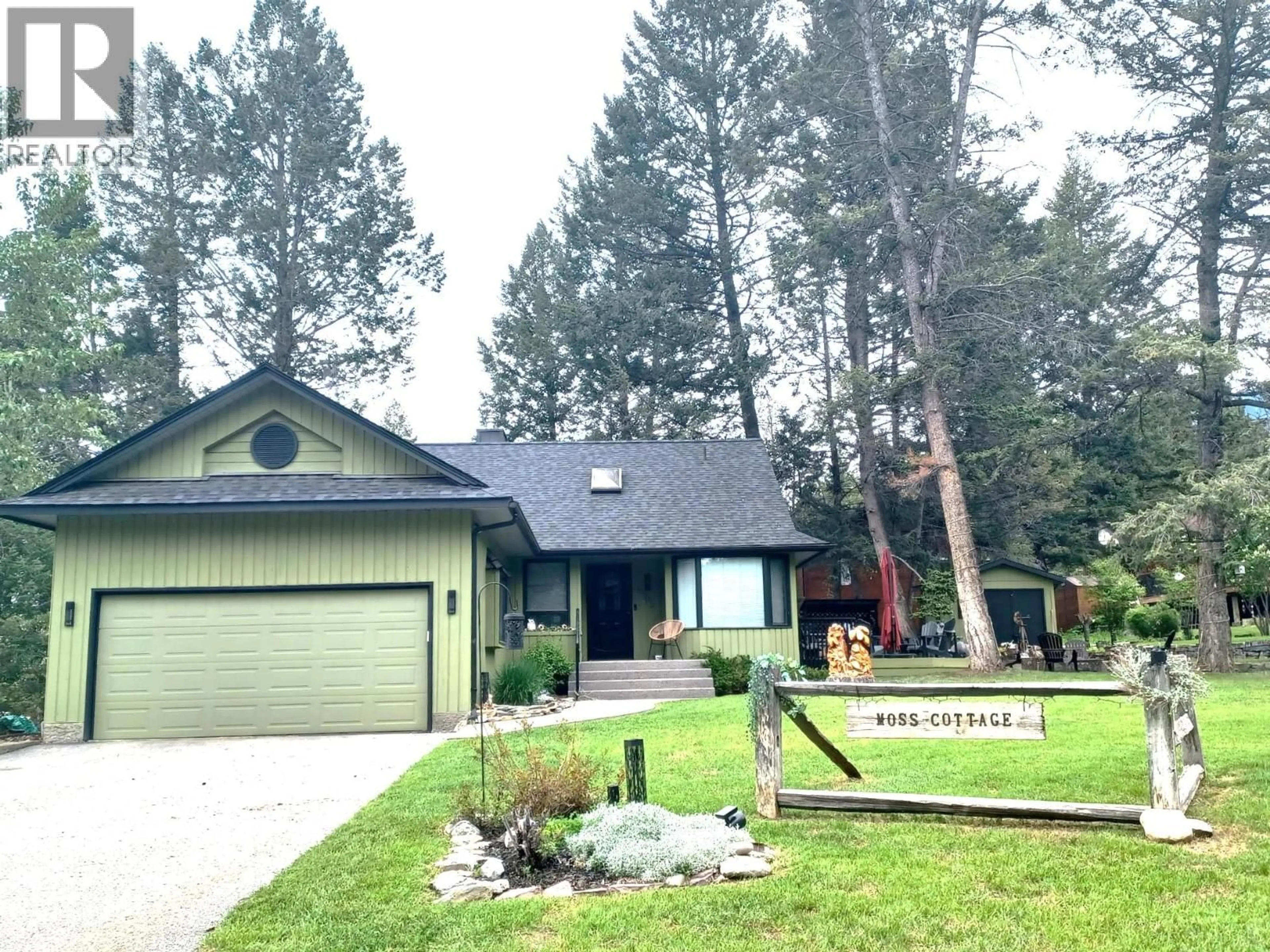 Home with vinyl exterior material, unknown for 4905 MEADOWS CRESCENT, Fairmont Hot Springs British Columbia V0B1L1