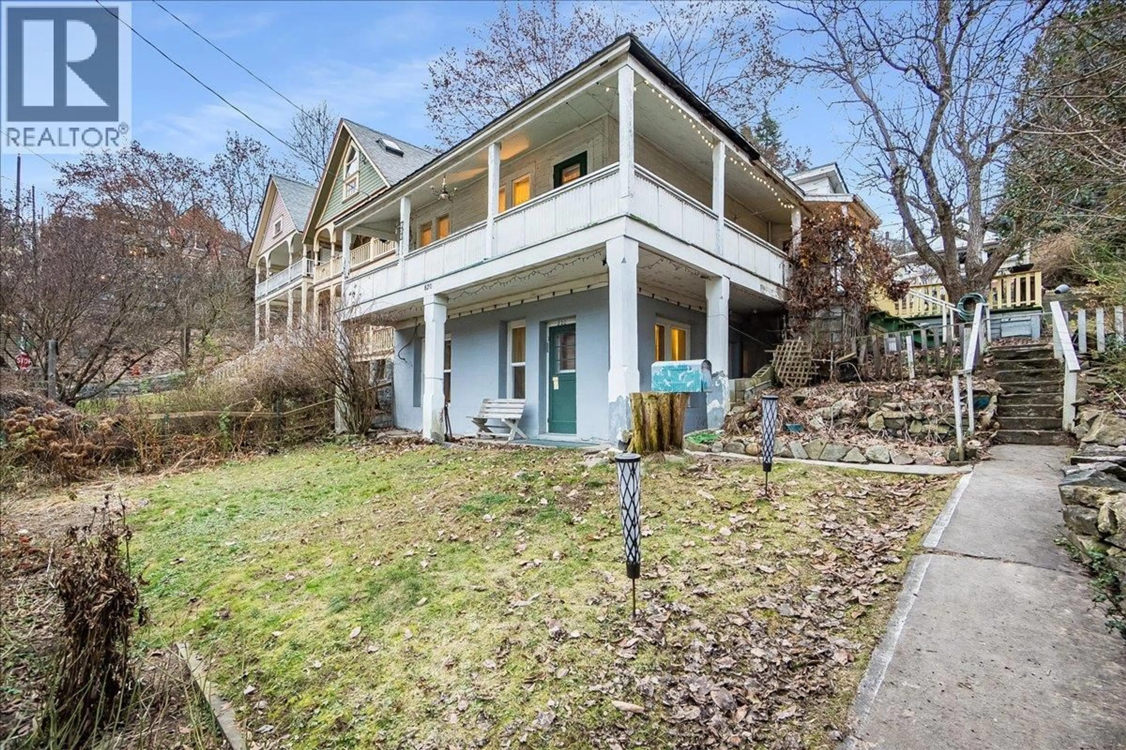 A pic from outside/outdoor area/front of a property/back of a property/a pic from drone, street for 820 VICTORIA STREET, Nelson British Columbia V1L4L5