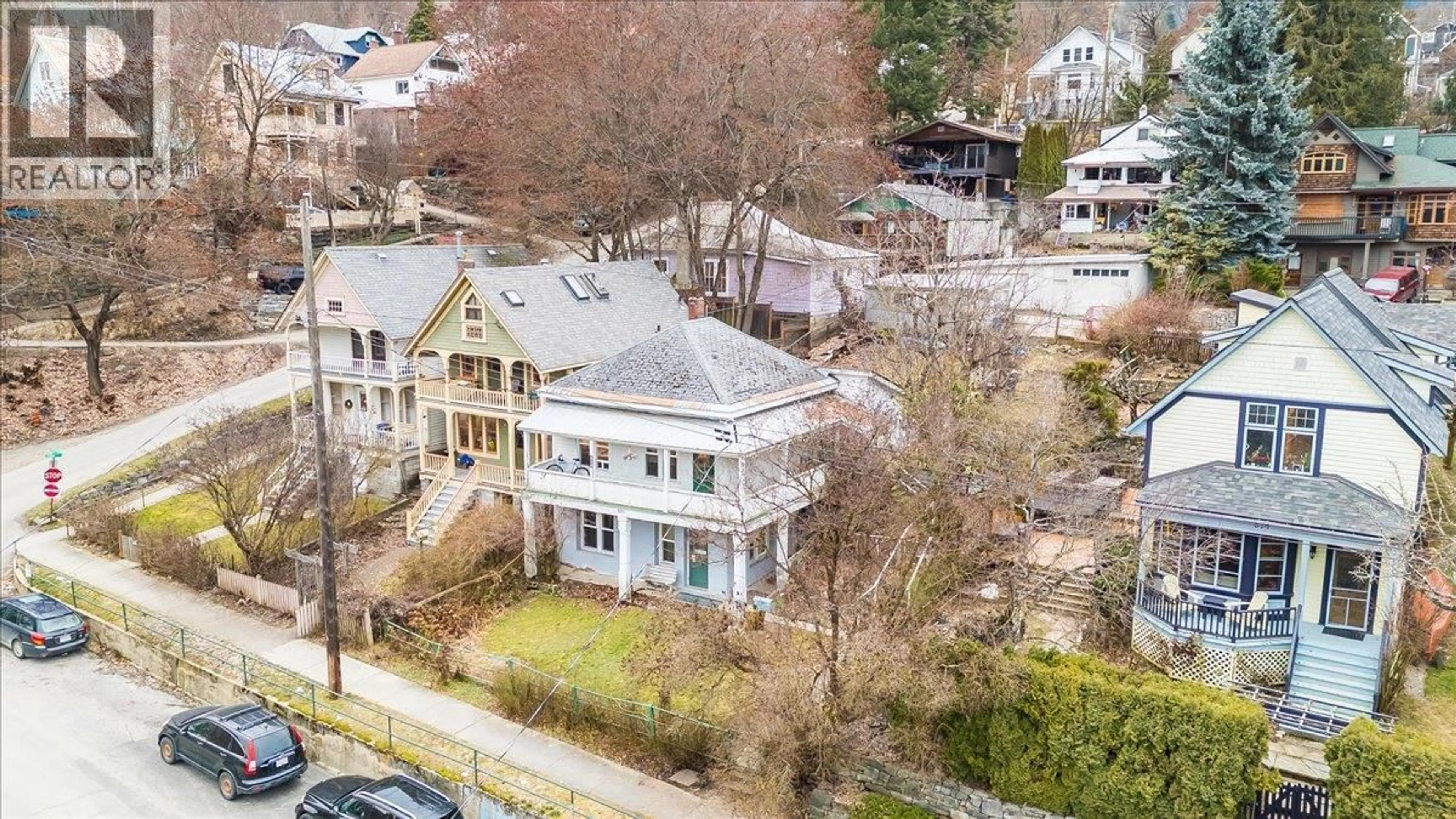 A pic from outside/outdoor area/front of a property/back of a property/a pic from drone, unknown for 820 VICTORIA STREET, Nelson British Columbia V1L4L5