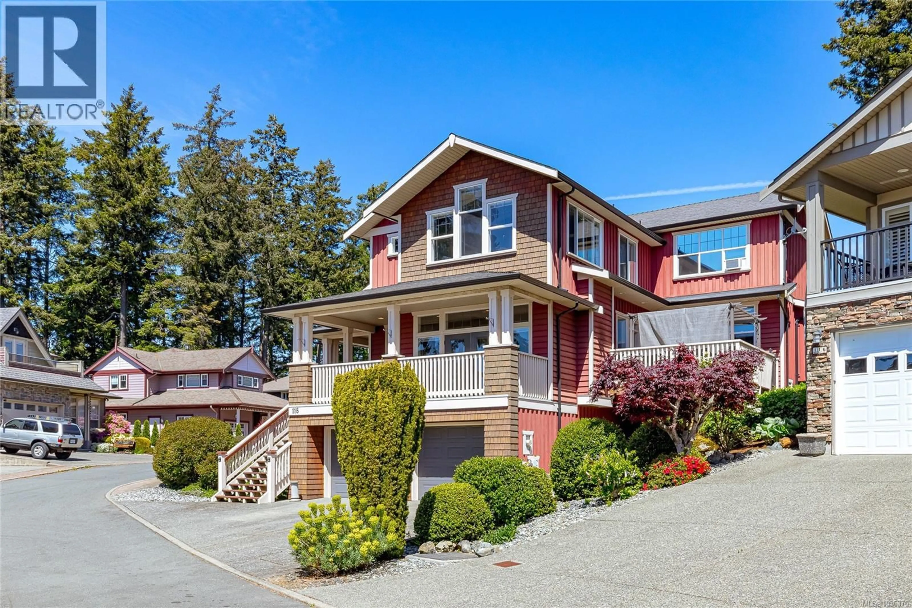Home with vinyl exterior material, street for 118 GIBRALTAR BAY DRIVE, View Royal British Columbia V9B6M2