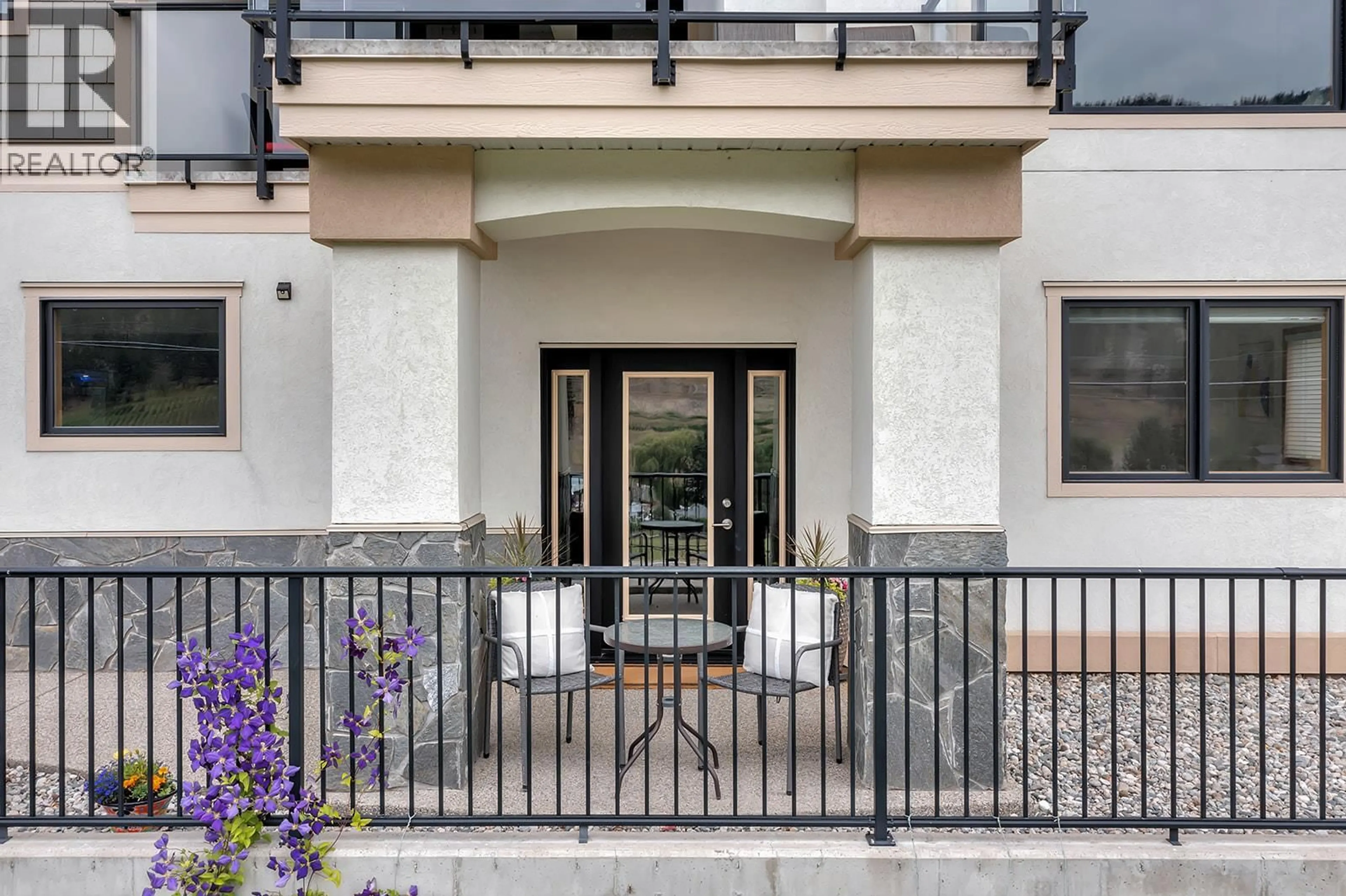 Indoor entryway for 20911 GARNET VALLEY ROAD, Summerland British Columbia V0H1Z3