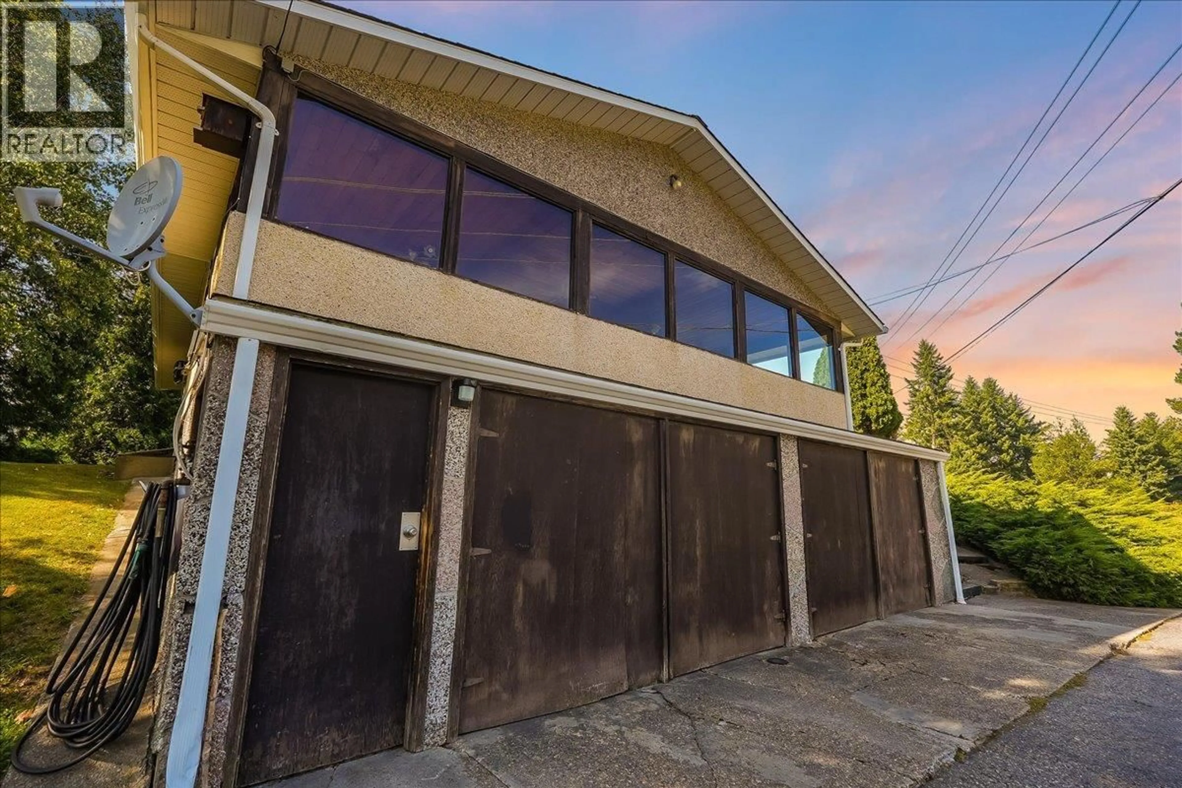 Indoor garage for 807 WATERLOO ROAD, Ootischenia British Columbia V1N4K8