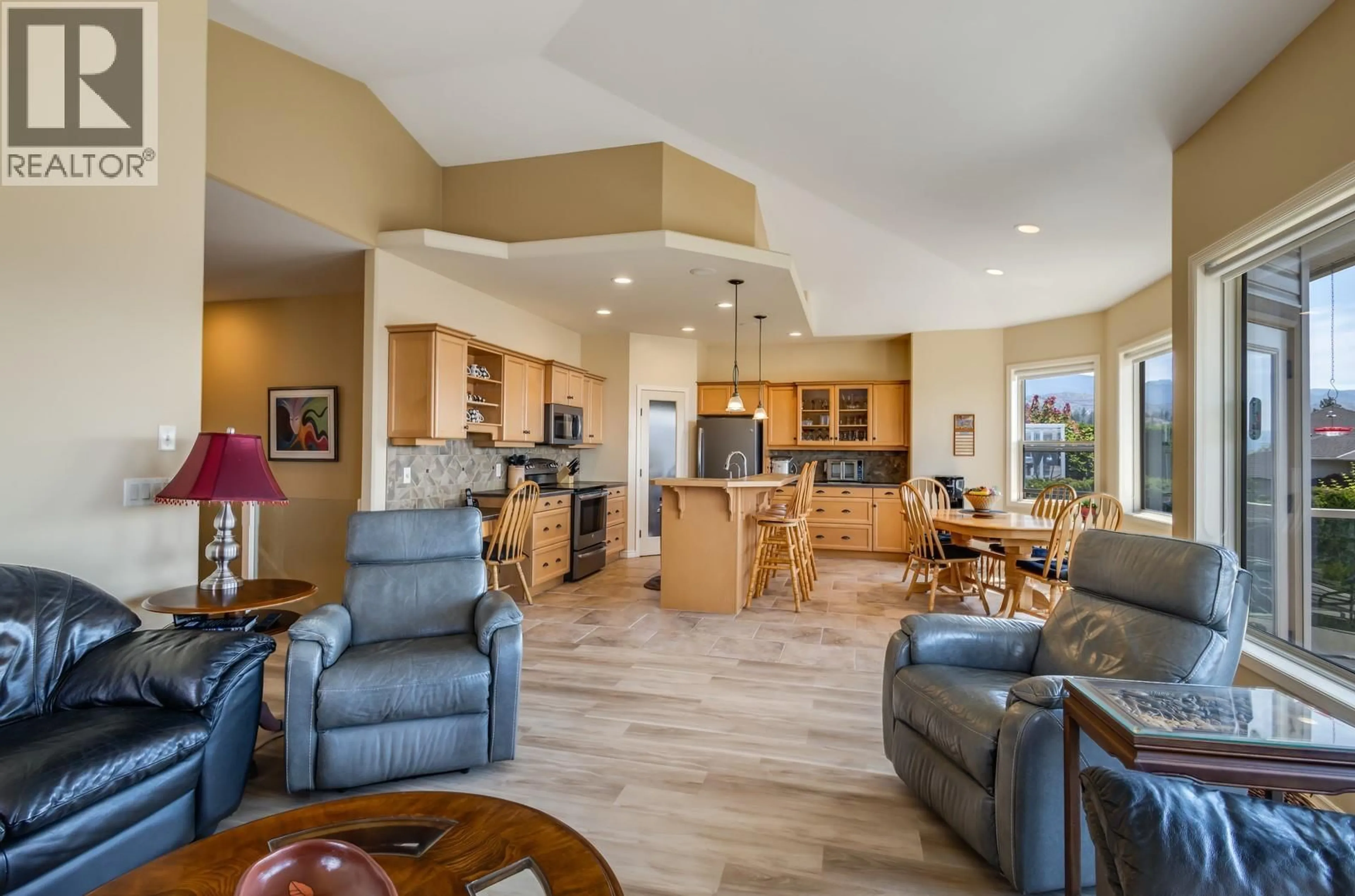 Open concept kitchen, ceramic/tile floor for 5046 SOUTH RIDGE DRIVE, Kelowna British Columbia V1W4W7