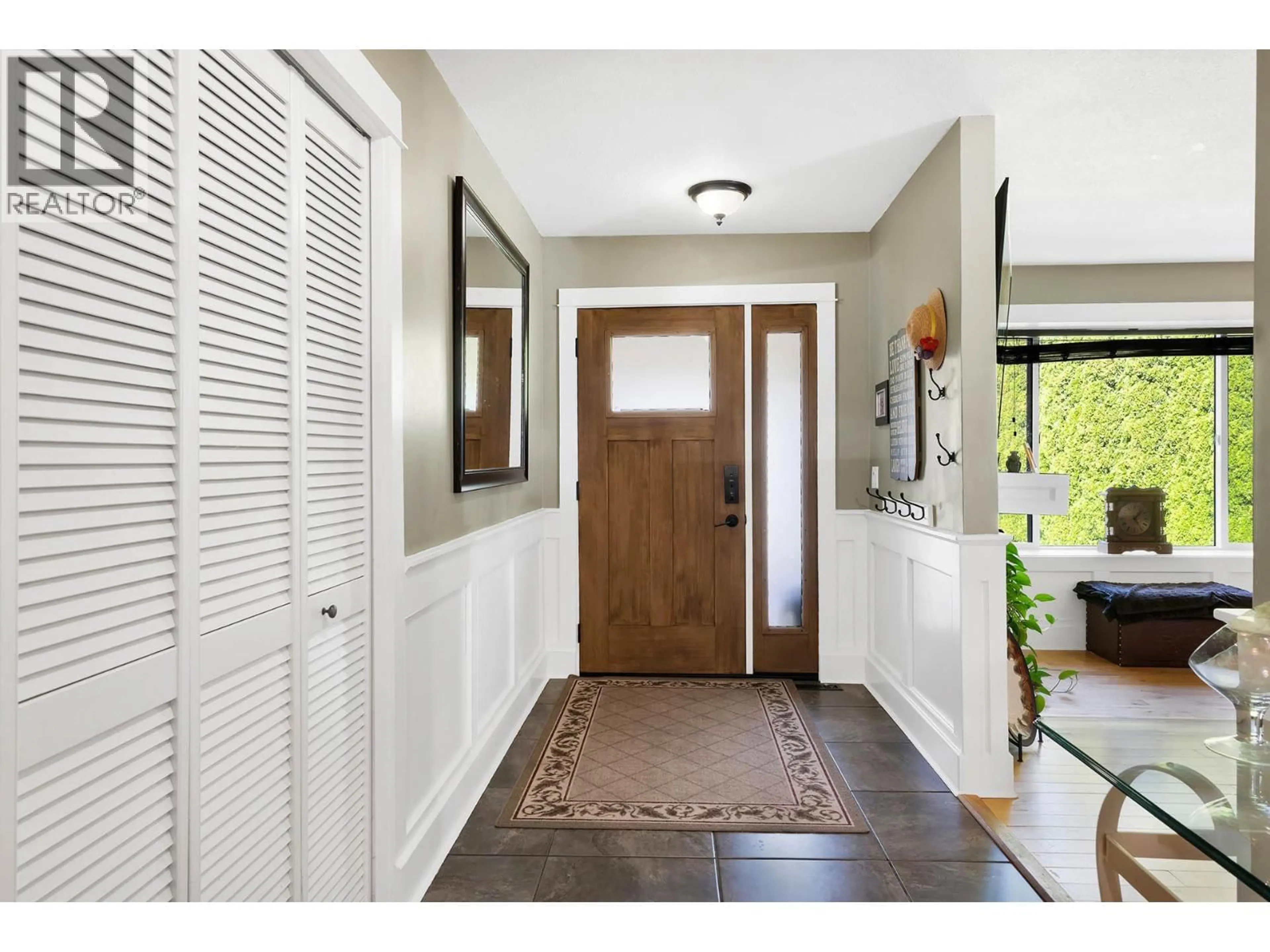 Indoor entryway for 443 REIGHMOUNT DRIVE, Kamloops British Columbia V2H1L8