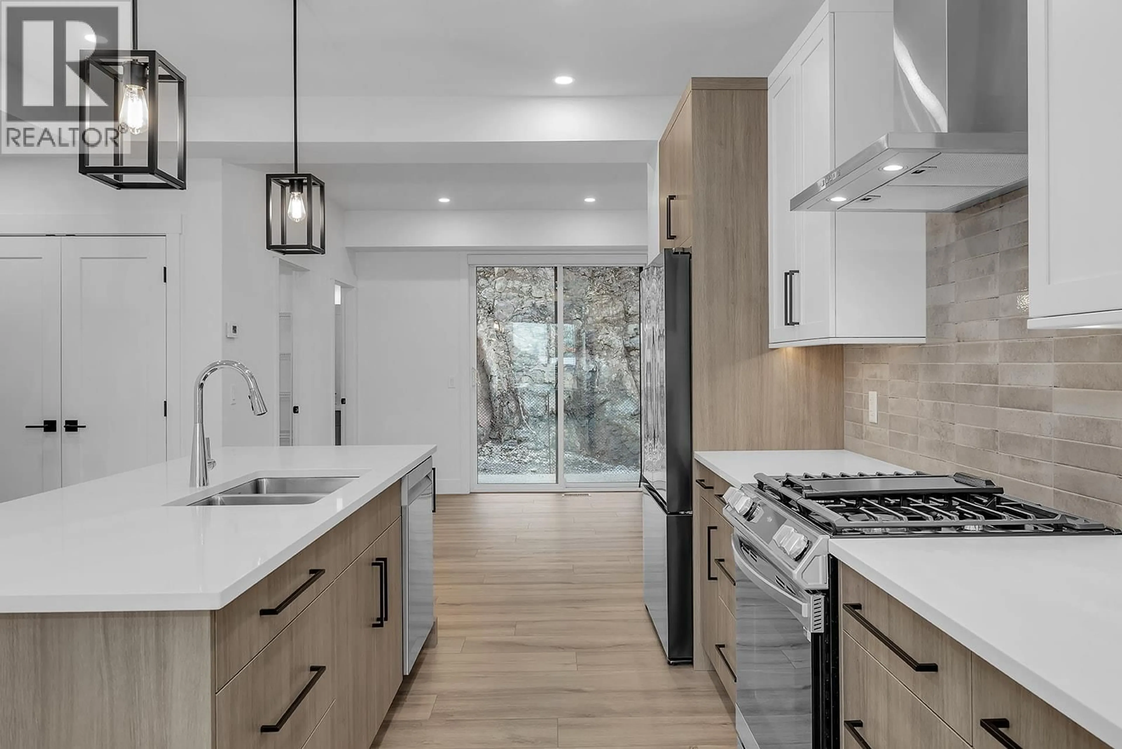 Open concept kitchen, ceramic/tile floor for 12 - 2835 CANYON CREST DRIVE, West Kelowna British Columbia V4T0G8