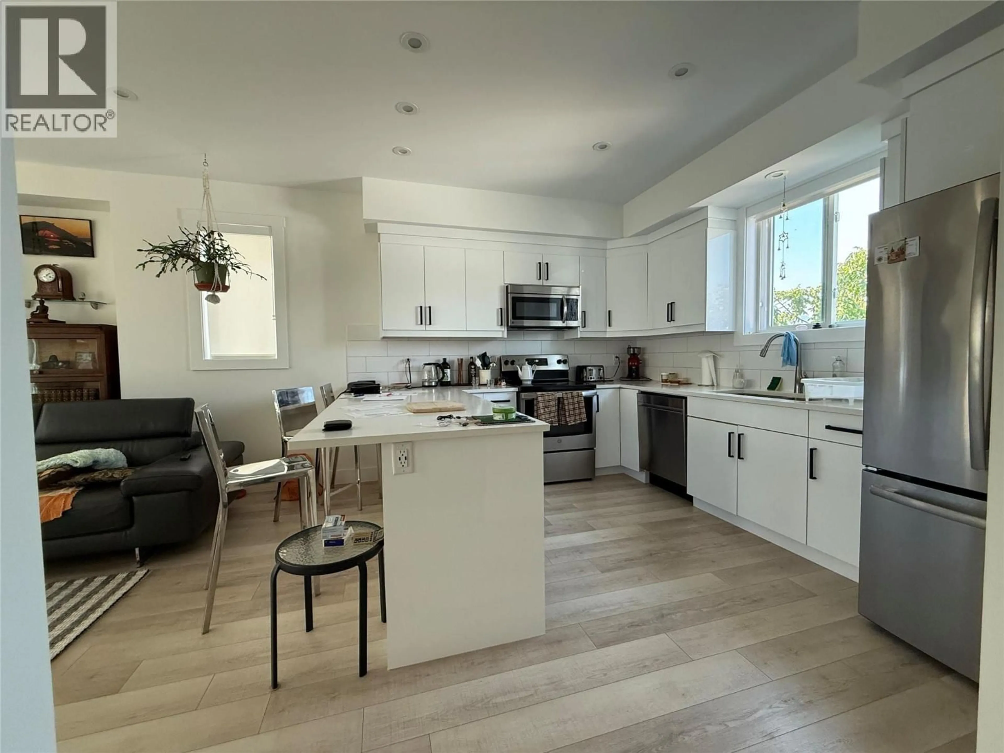Open concept kitchen, unknown for 104 - 210 SCOTT AVENUE, Penticton British Columbia V2A2J5