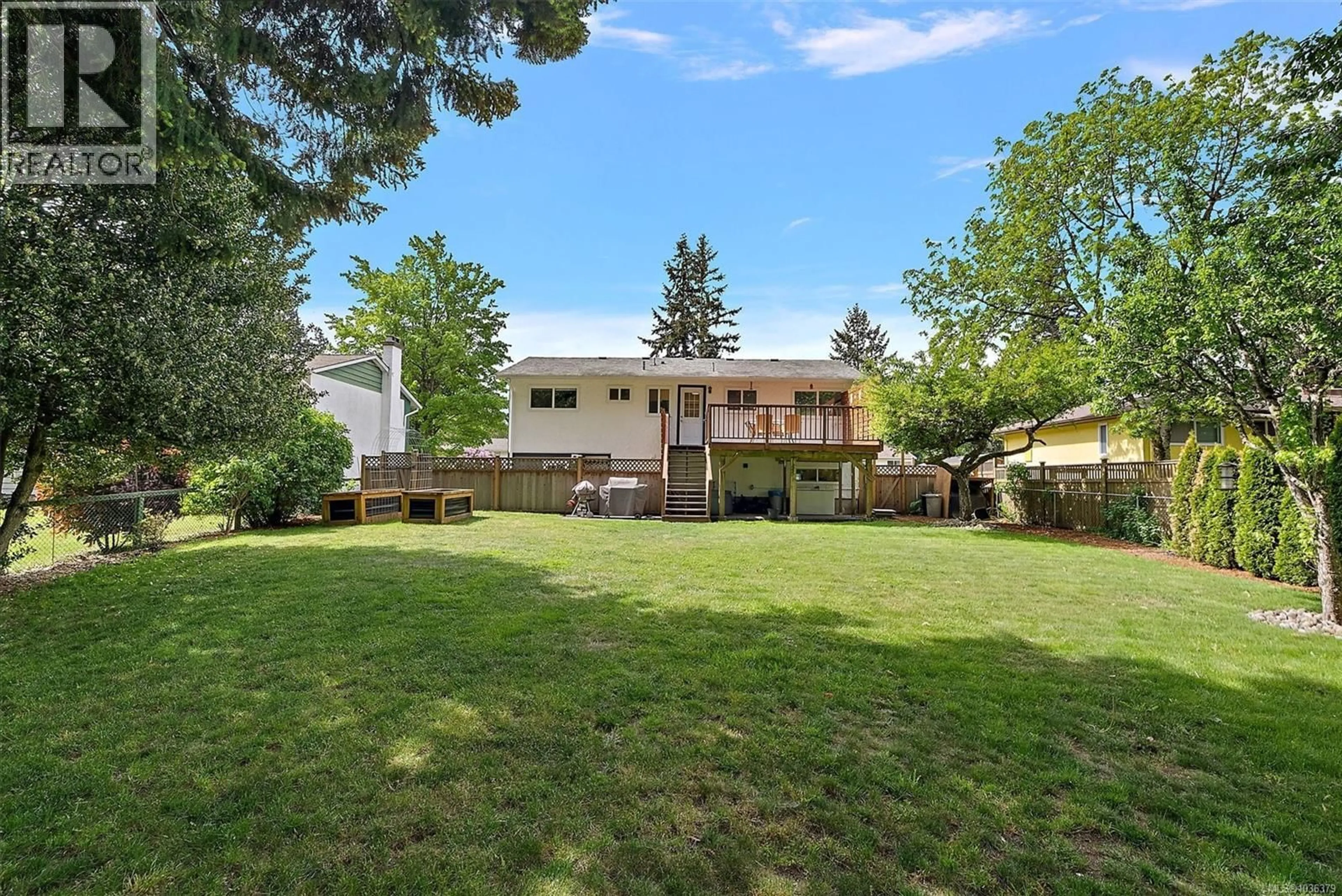A pic from outside/outdoor area/front of a property/back of a property/a pic from drone, unknown for 550 LEDSHAM ROAD, Colwood British Columbia V9C1J8