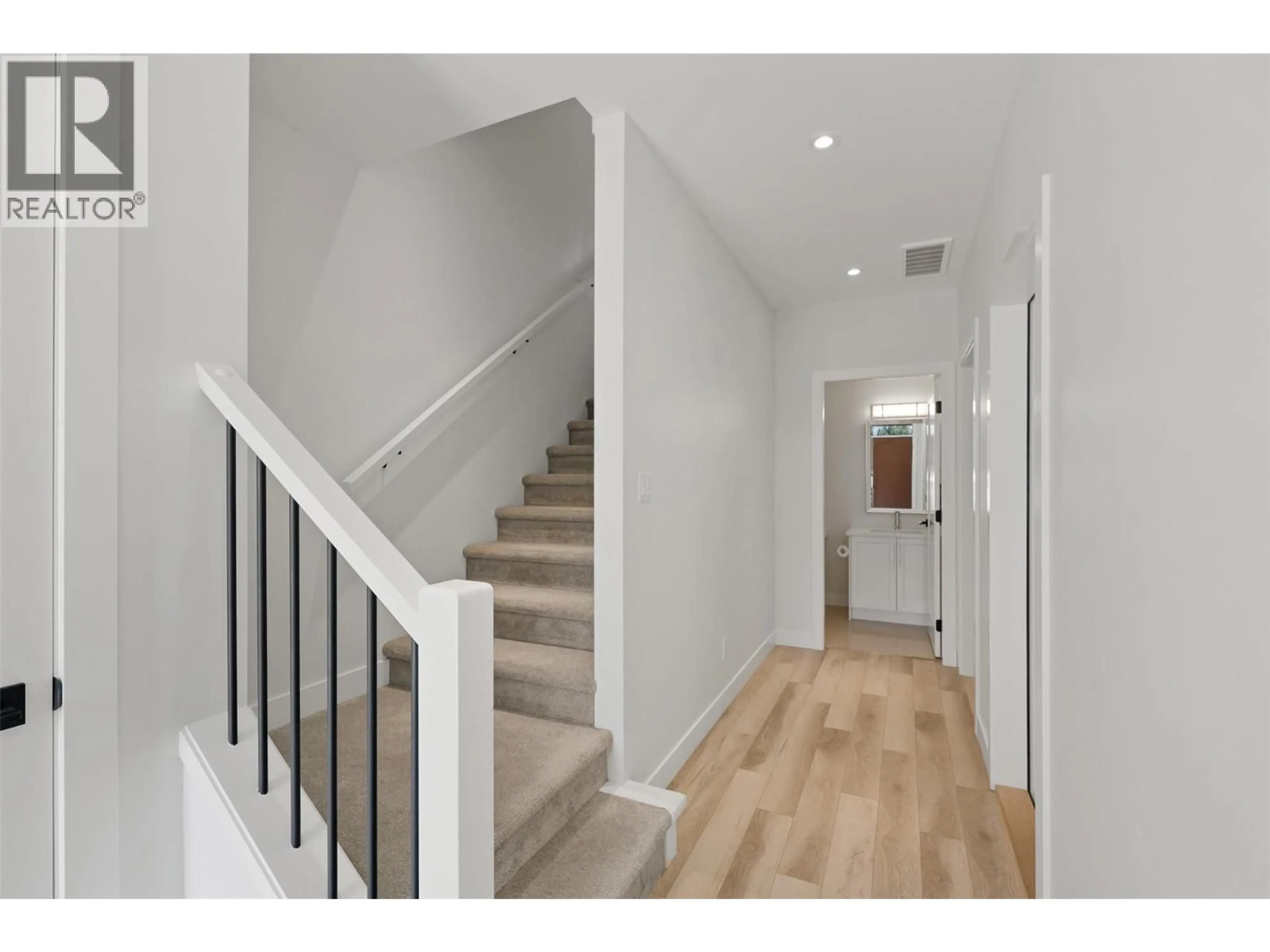 Unknown for 124 RIVER GATE DRIVE, Kamloops British Columbia V2H0E4