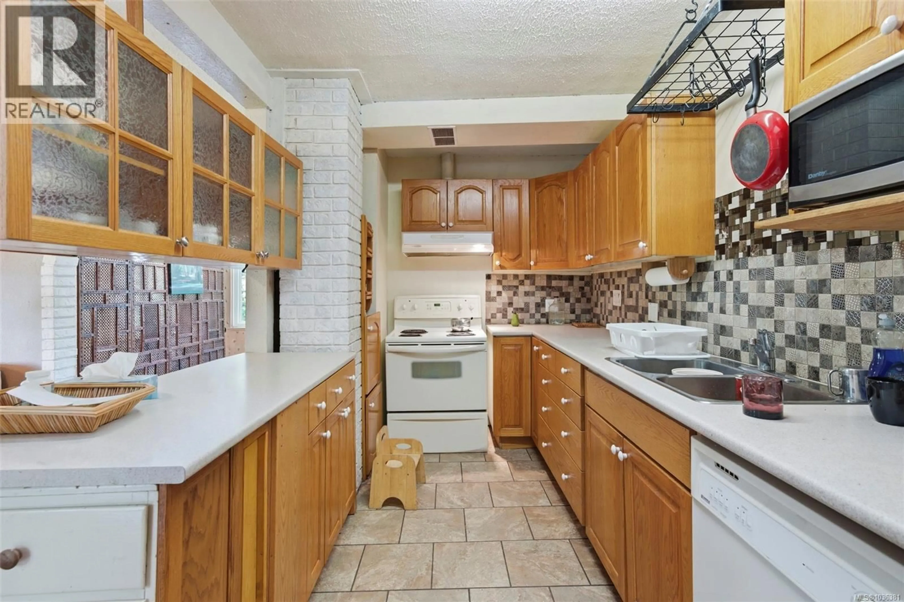 Standard kitchen, ceramic/tile floor for 5281 MARY STREET, Port Alberni British Columbia V9Y7H5