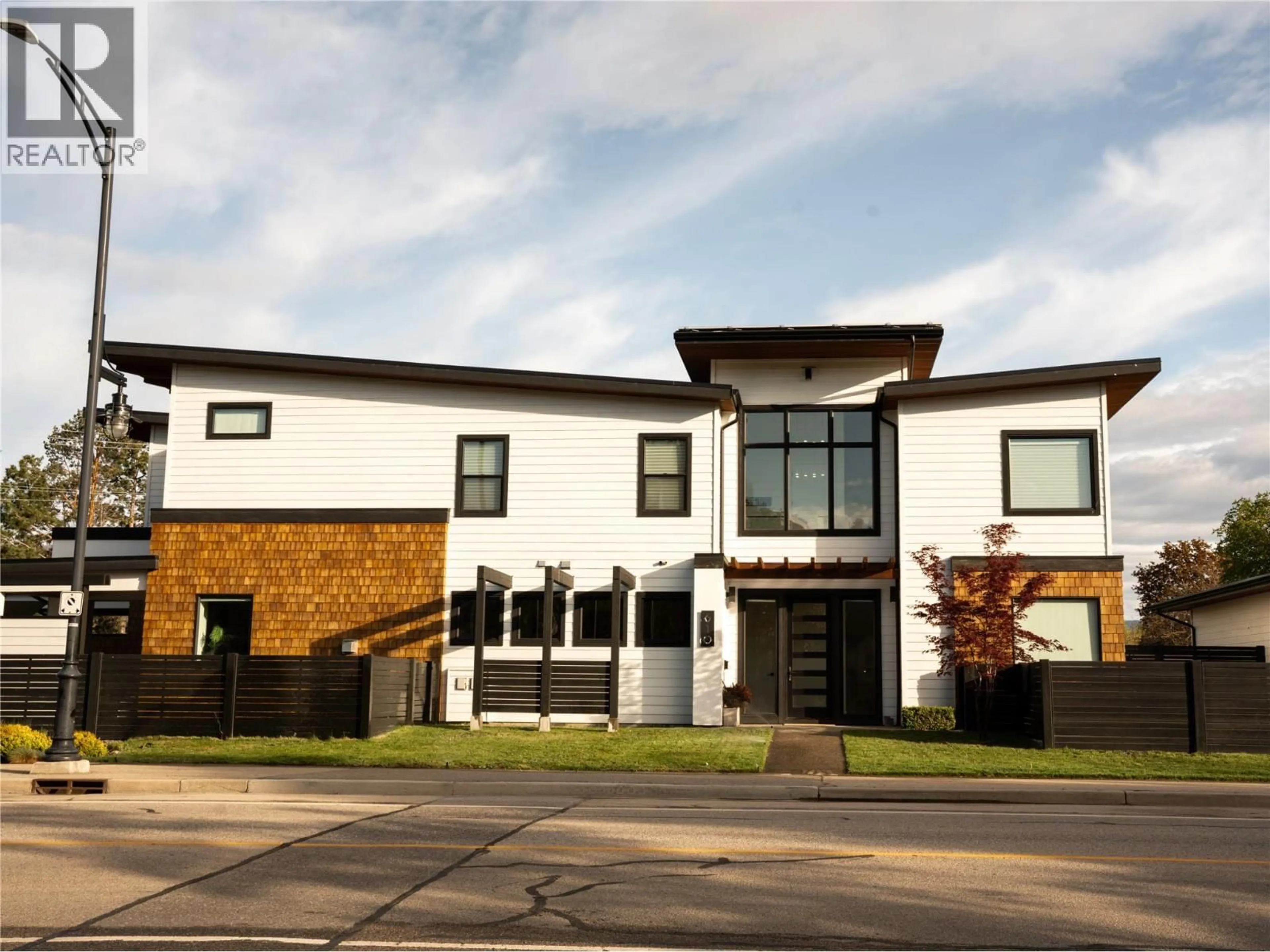 Home with brick exterior material, building for 610 BARRERA ROAD, Kelowna British Columbia V1W3K2