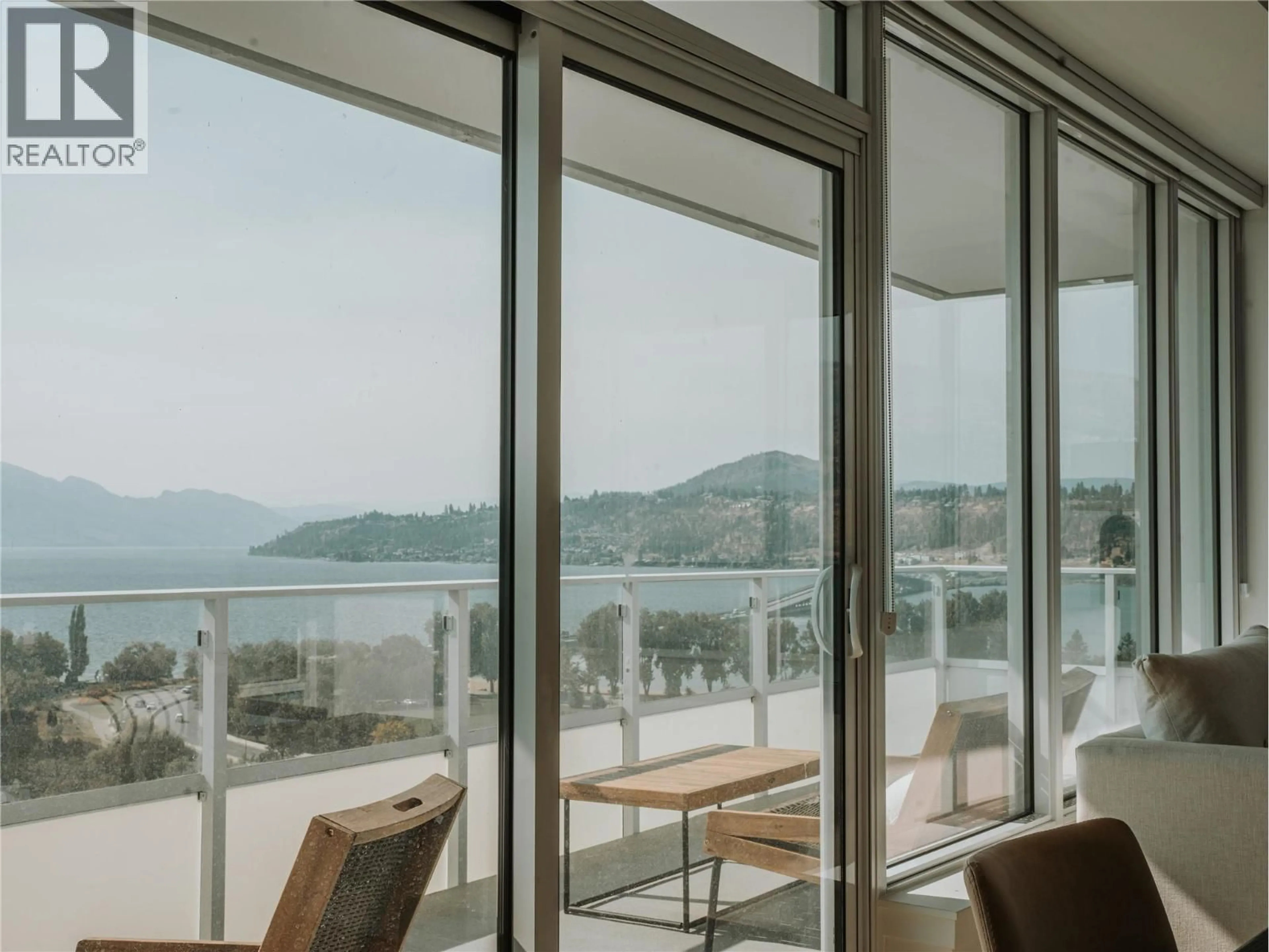 Balcony in the apartment, water/lake/river/ocean view for 1507 - 238 LEON AVENUE, Kelowna British Columbia V1Y6H9