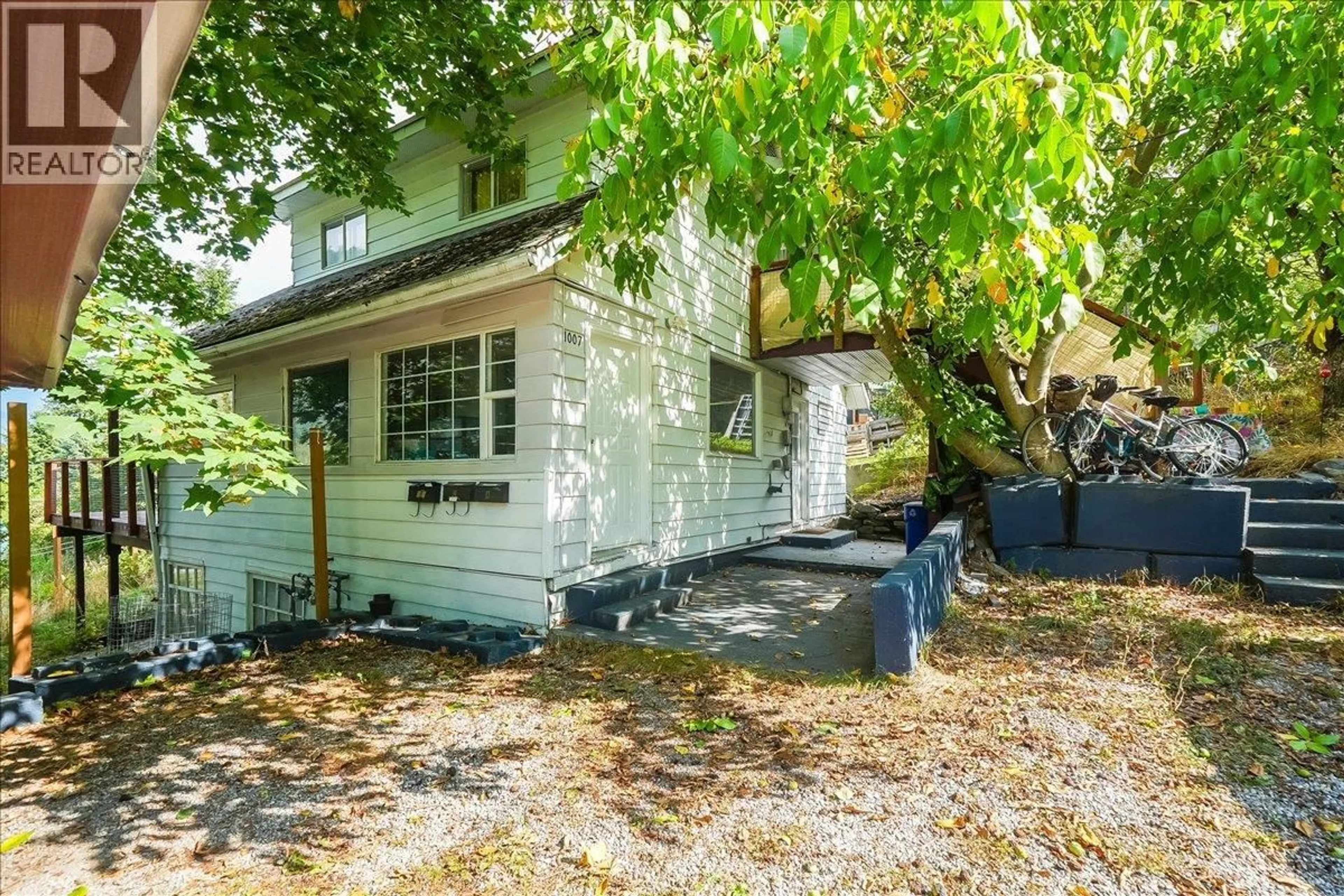 Patio, street for 1007 GORDON STREET, Nelson British Columbia V1L0A1