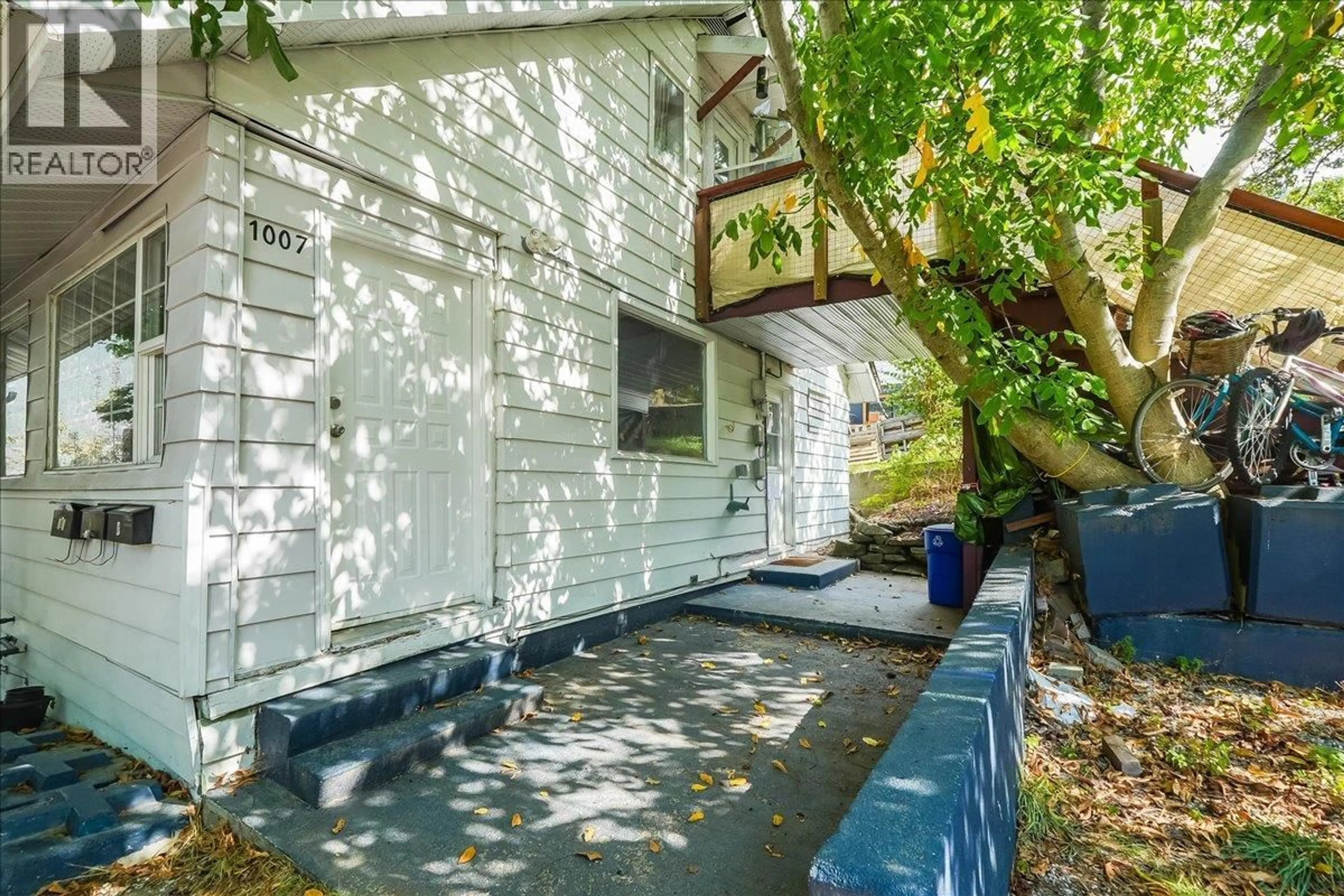 Patio, street for 1007 GORDON STREET, Nelson British Columbia V1L0A1