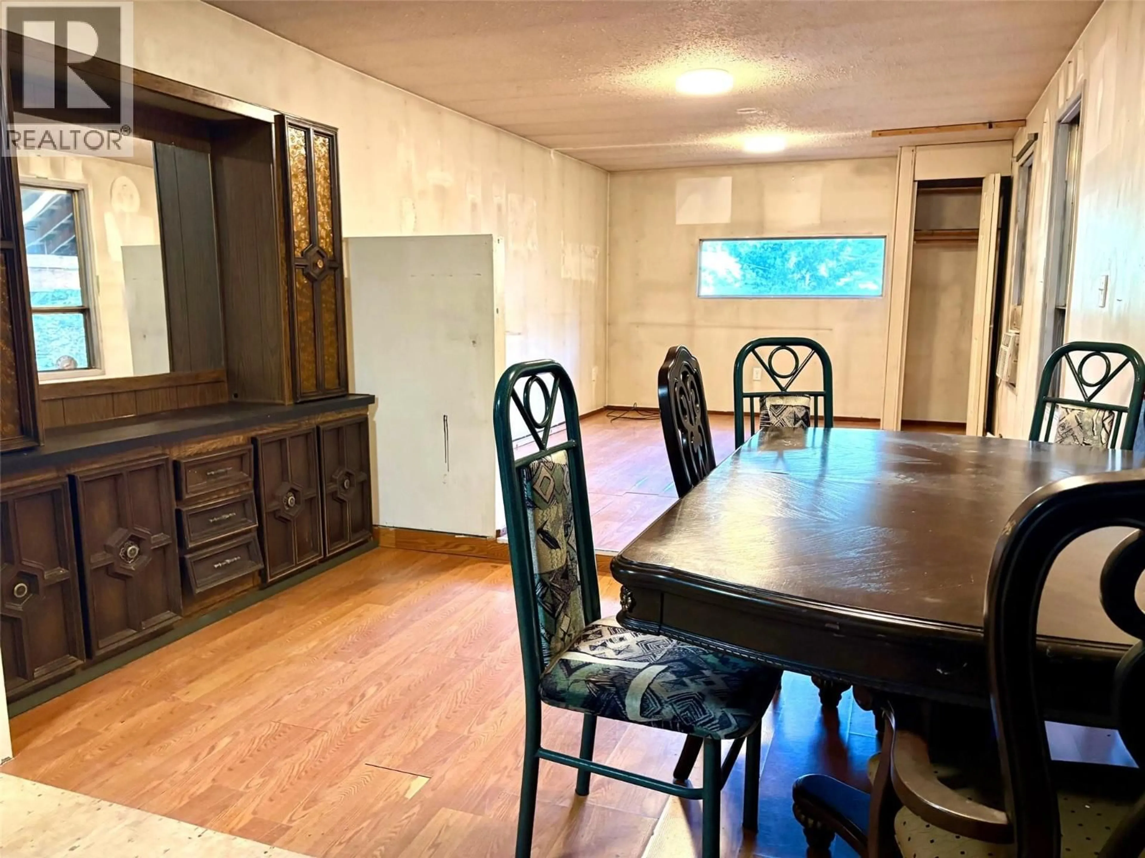Dining room, wood/laminate floor for 414 BUCK ROAD, Clearwater British Columbia V0E1N1