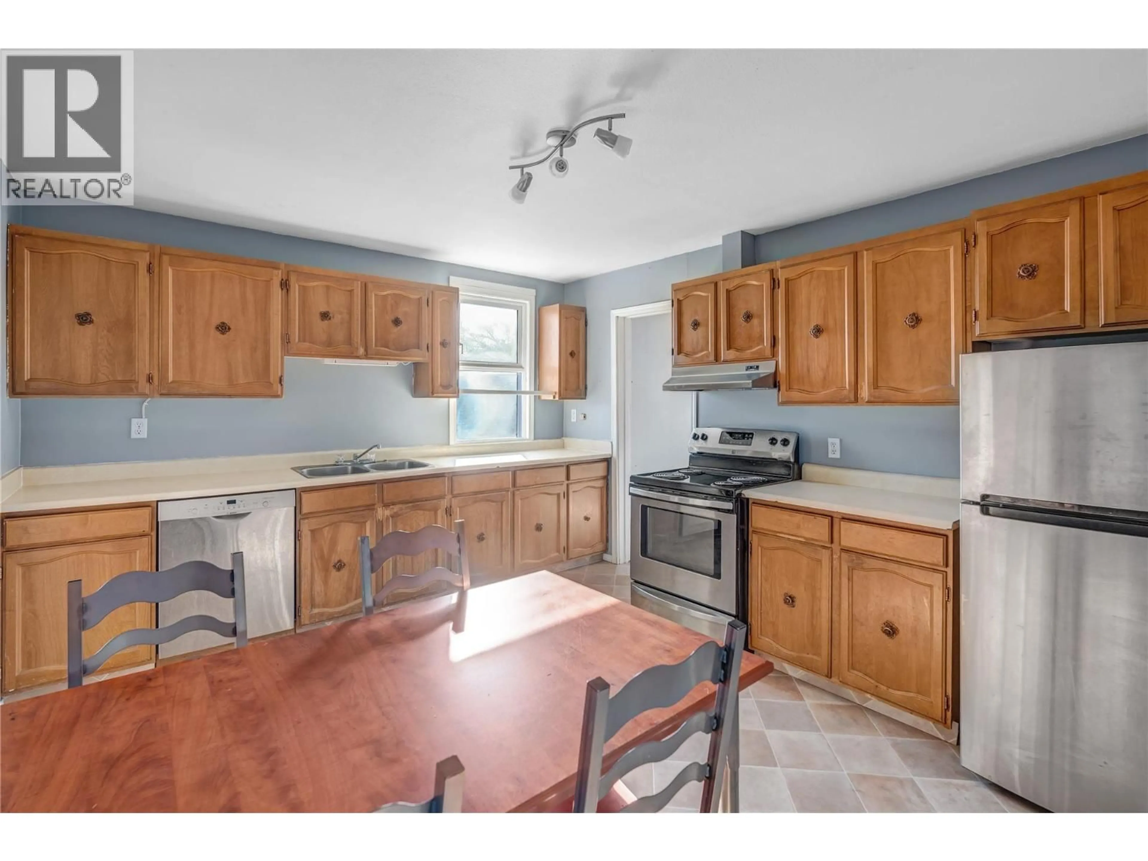 Standard kitchen, unknown for 10110 MAIN STREET, Summerland British Columbia V0H1Z0