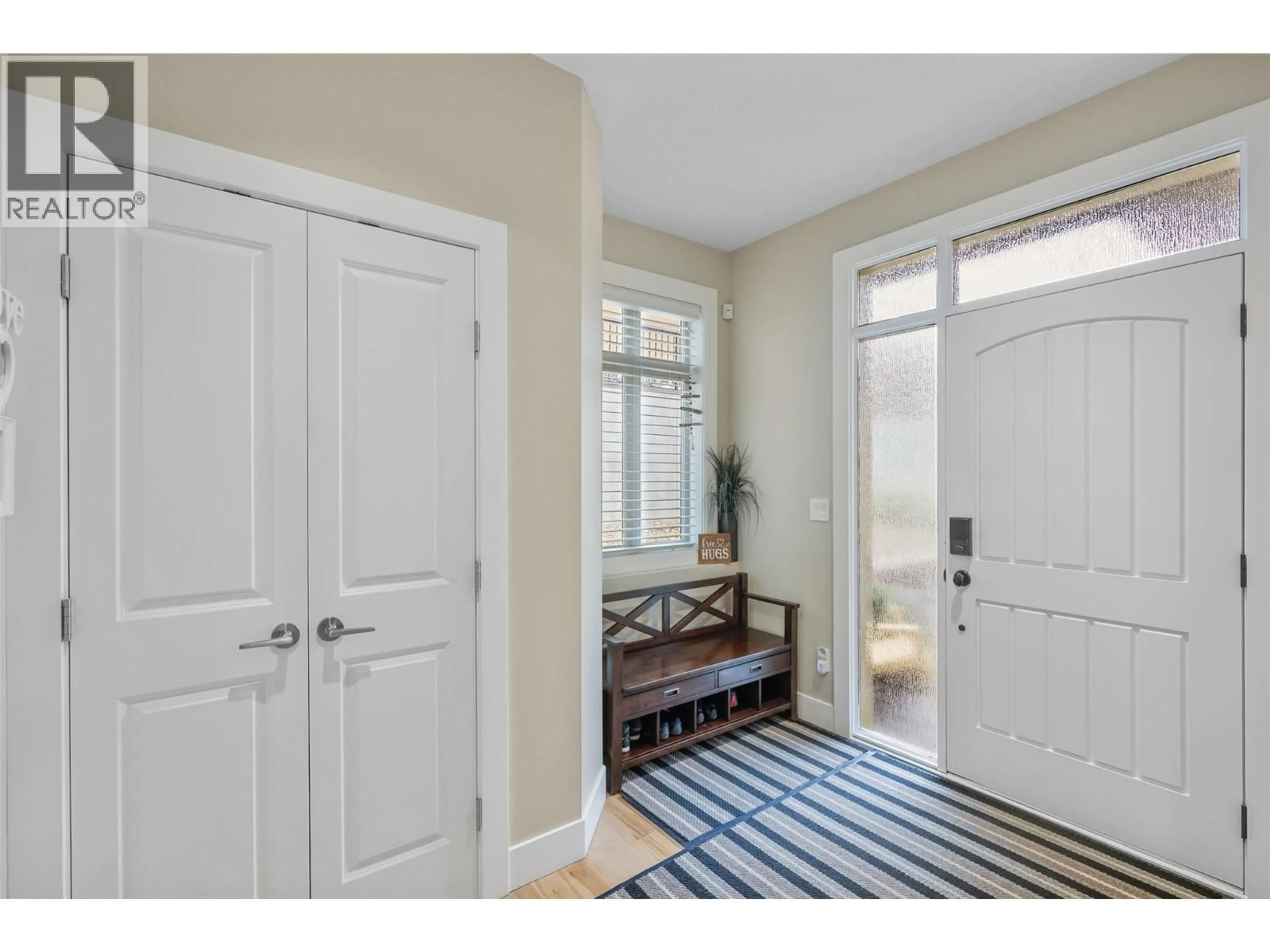 Indoor entryway for 820 - 15 HUDSON'S BAY TRAIL, Kamloops British Columbia V2C6S6
