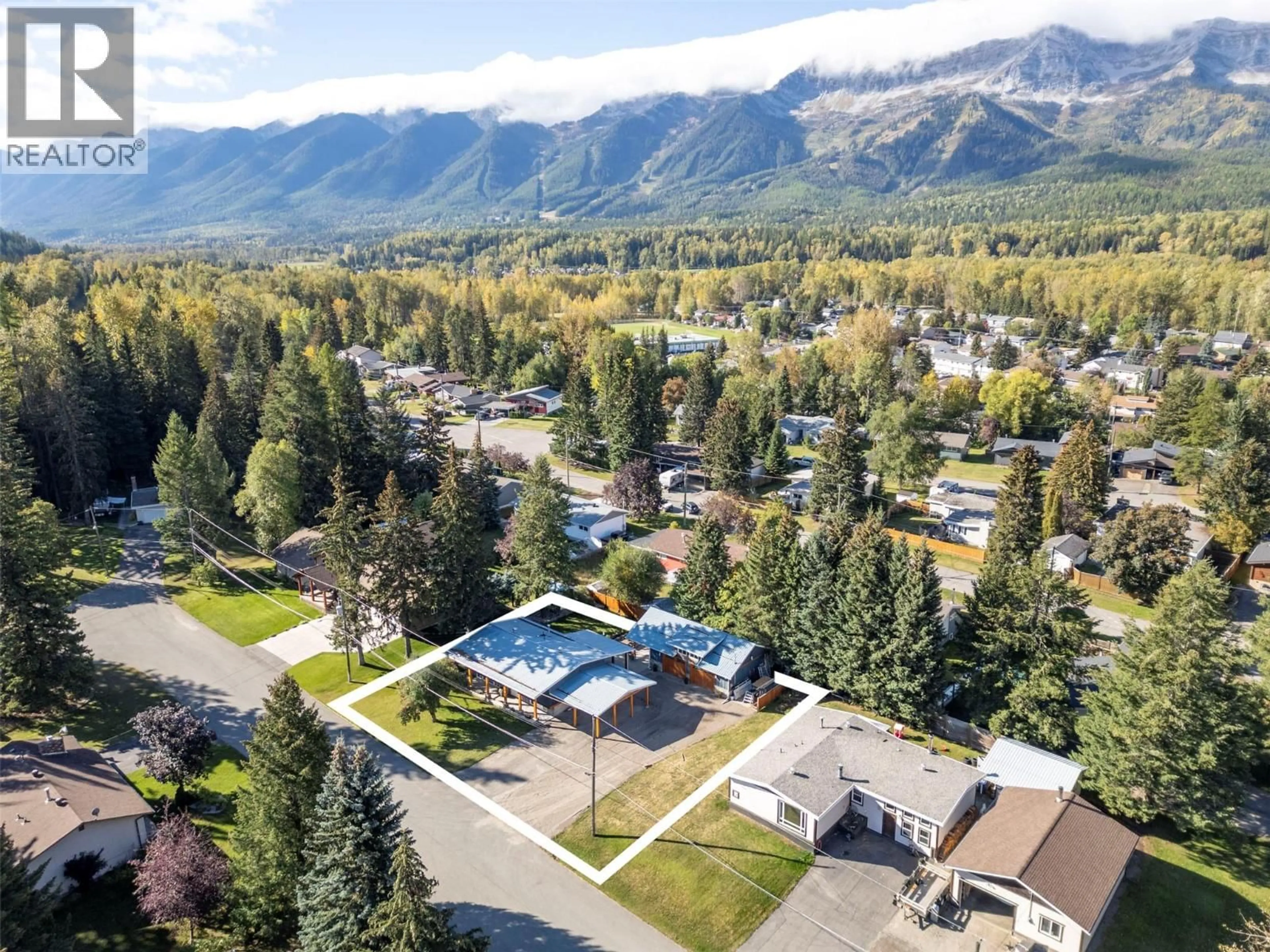 A pic from outside/outdoor area/front of a property/back of a property/a pic from drone, mountain view for 3 ELKVIEW CRESCENT, Fernie British Columbia V0B1M0