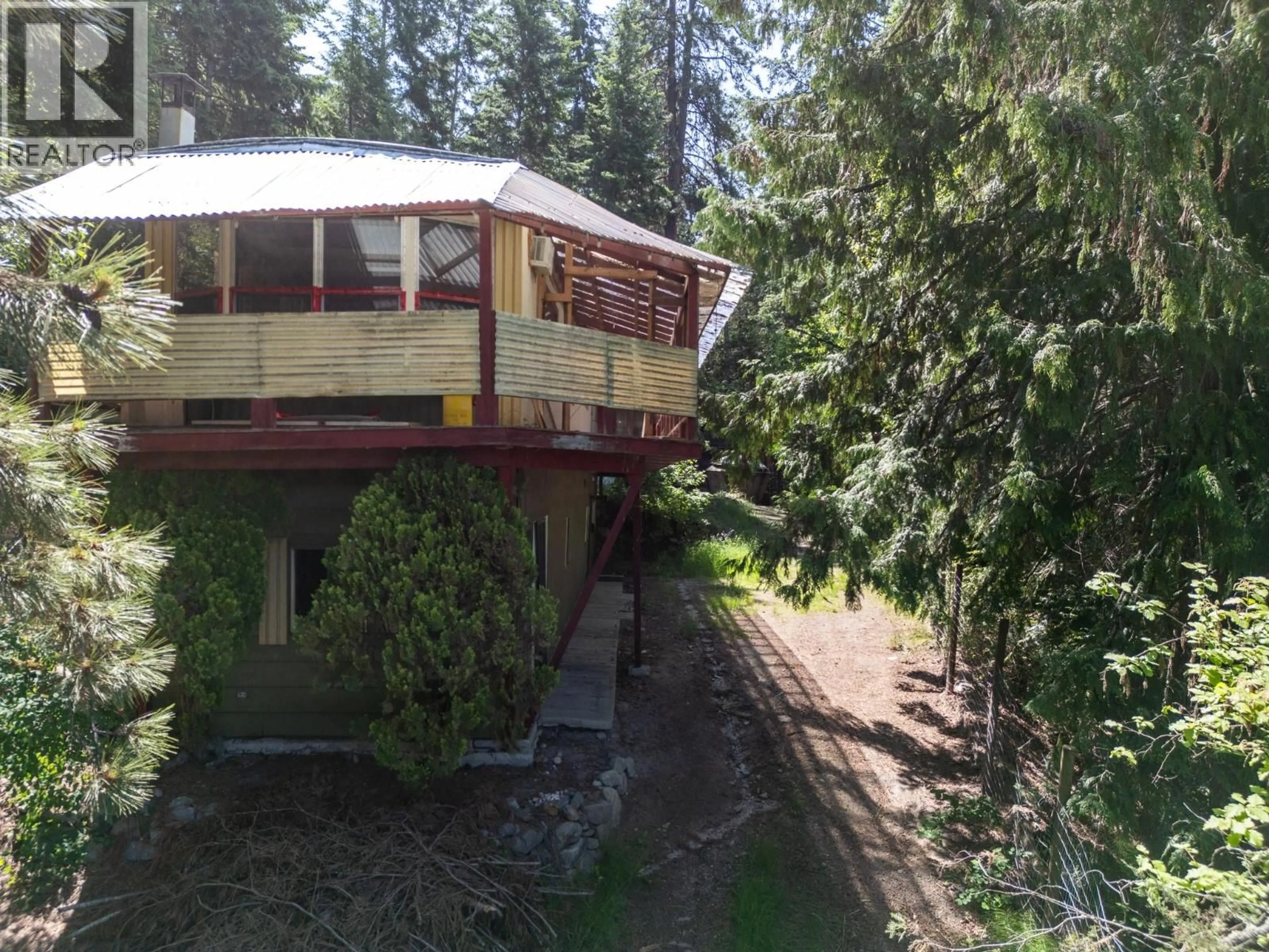 A pic from outside/outdoor area/front of a property/back of a property/a pic from drone, unknown for 9308 MAIN STREET, Kuskanook British Columbia V0B2C0