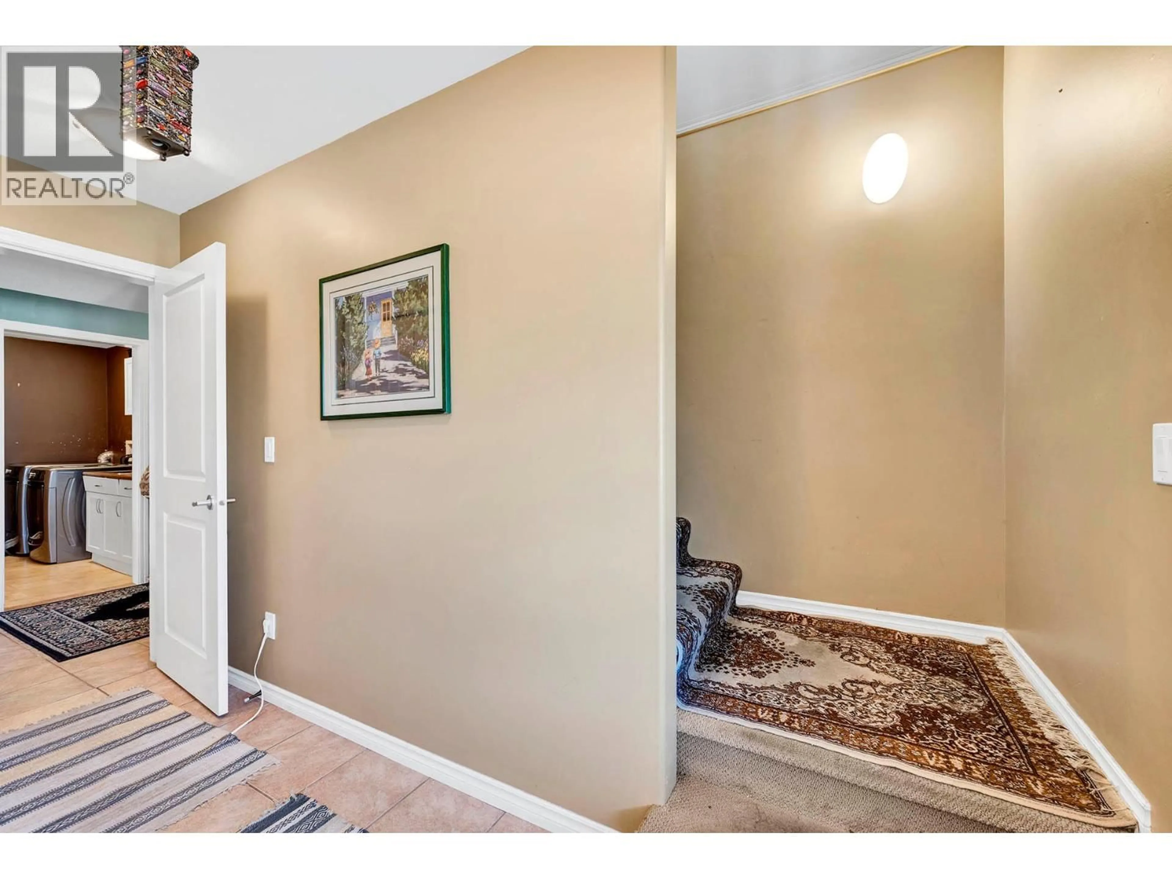 Indoor entryway for 2575 BENTALL DRIVE, Kamloops British Columbia V1S2B5