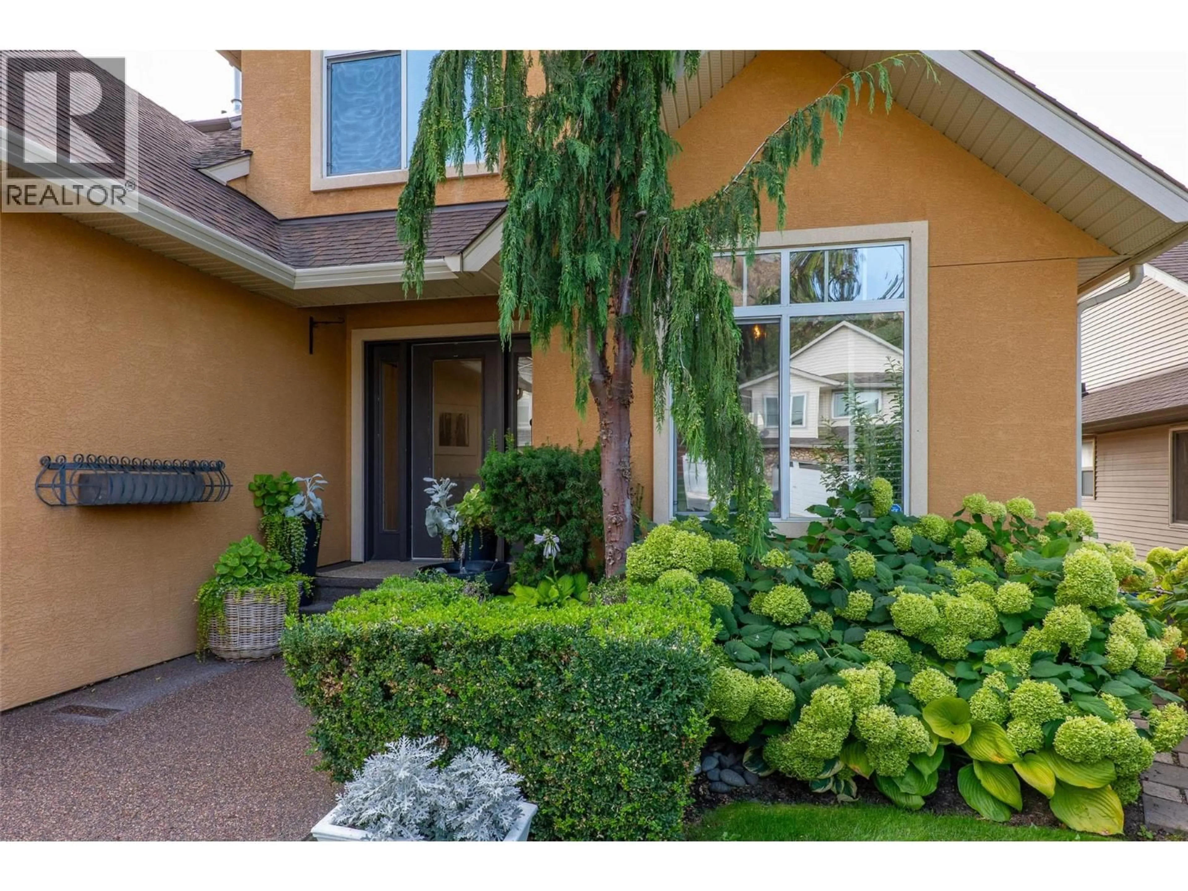Indoor entryway for 1978 SASKATOON PLACE, Kamloops British Columbia V2E2T1