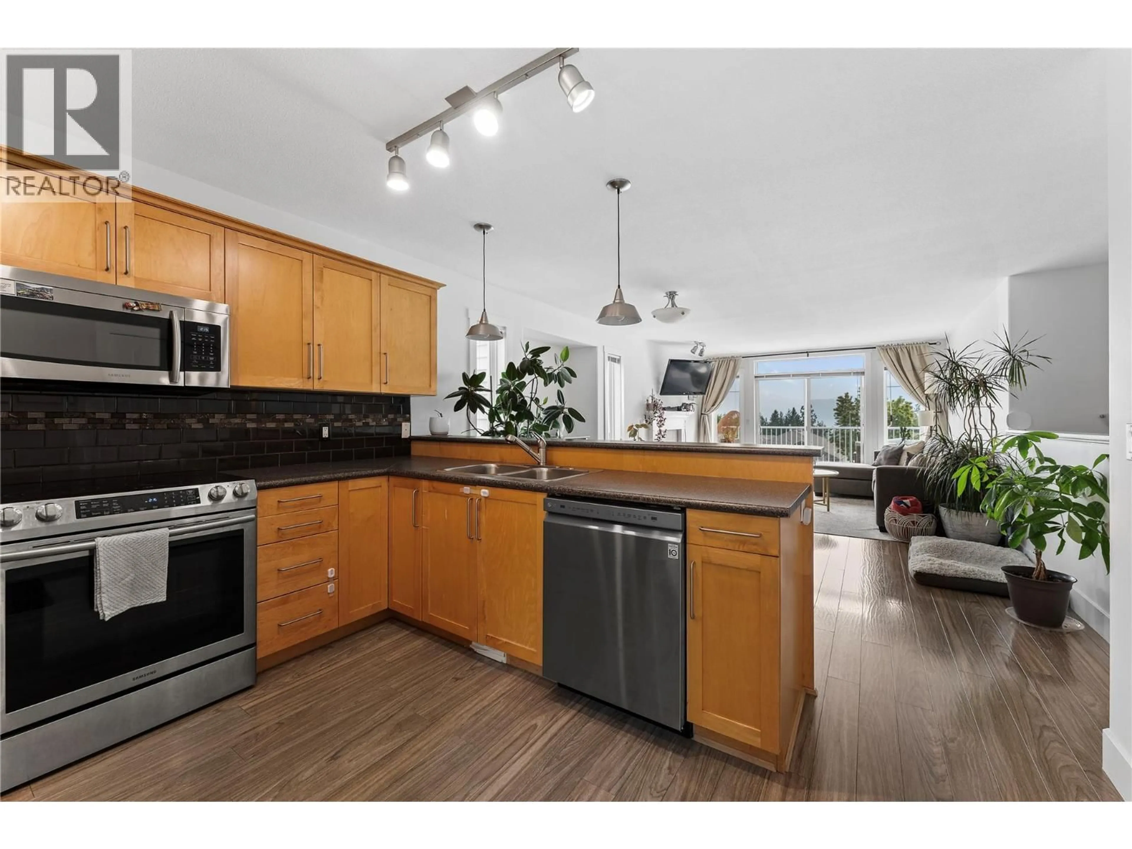 Open concept kitchen, unknown for 2334 SHANNON HEIGHTS PLACE, West Kelowna British Columbia V4T2V2