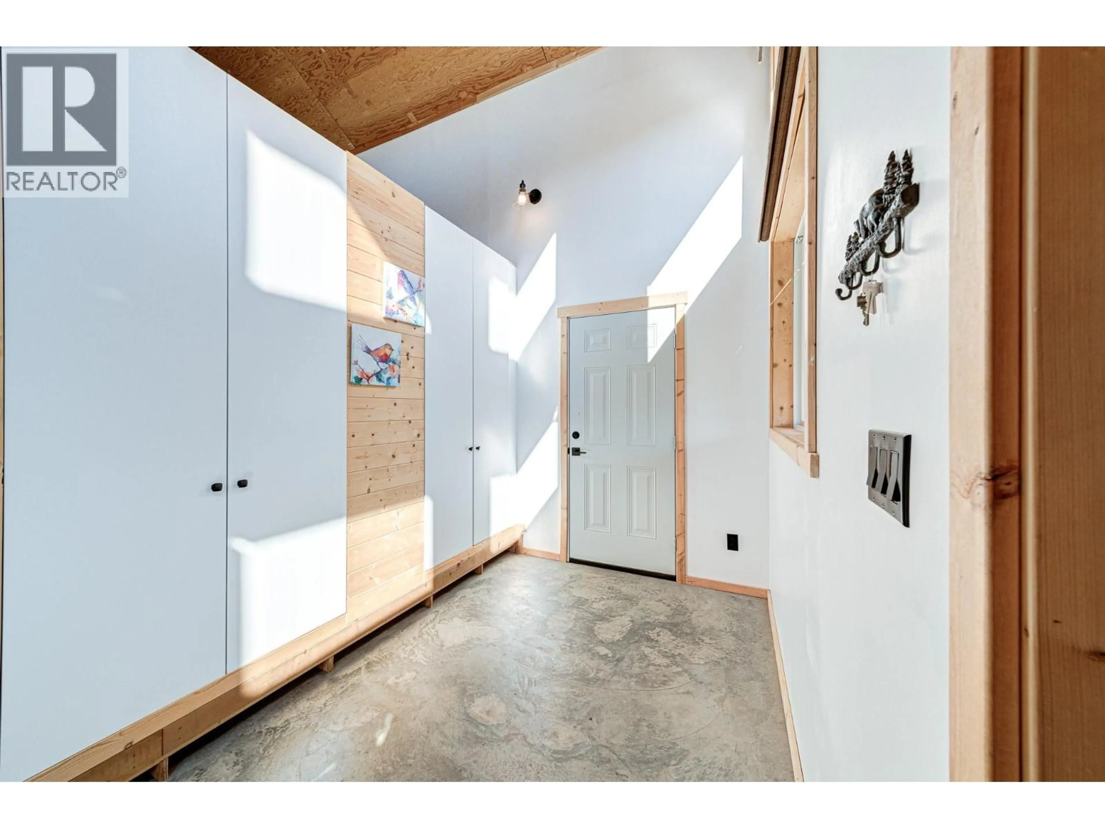 Indoor entryway for 61 DEERBORNE DRIVE, Elkford British Columbia V0B1H0