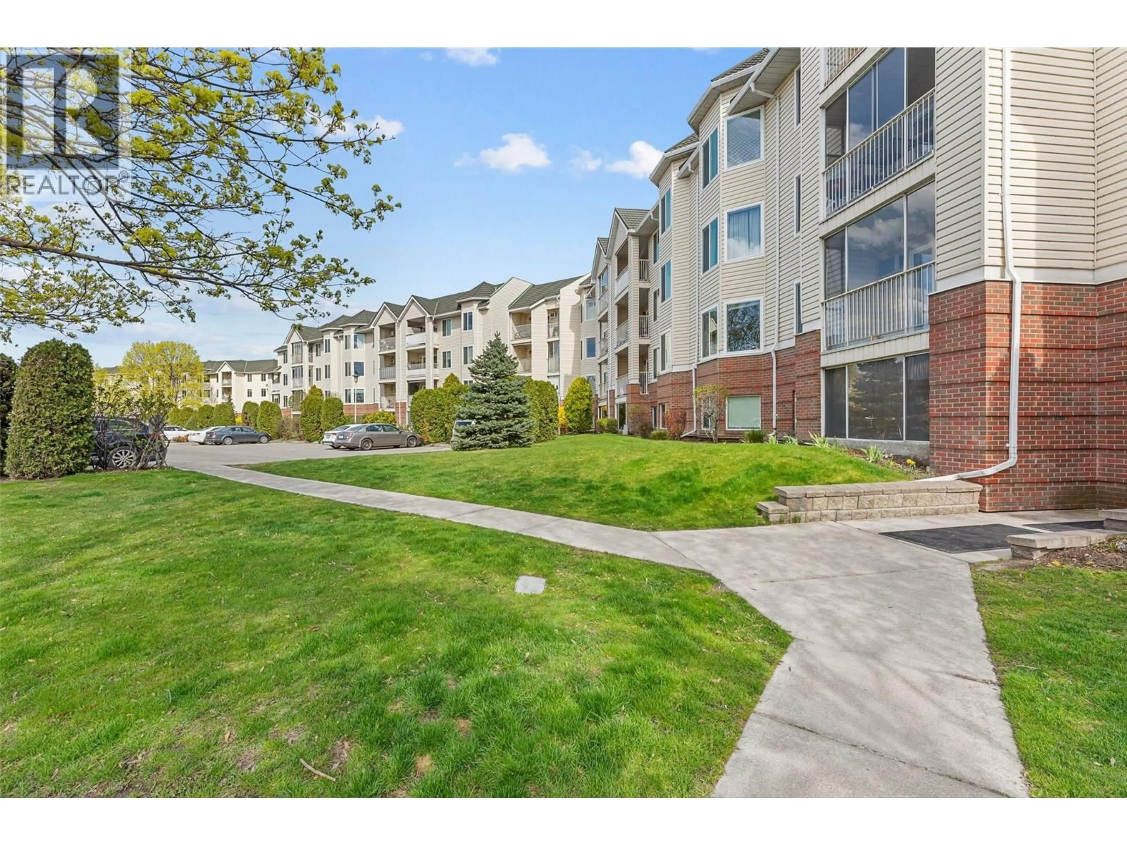 Patio, street for 413 - 3163 RICHTER STREET, Kelowna British Columbia V1W3R4