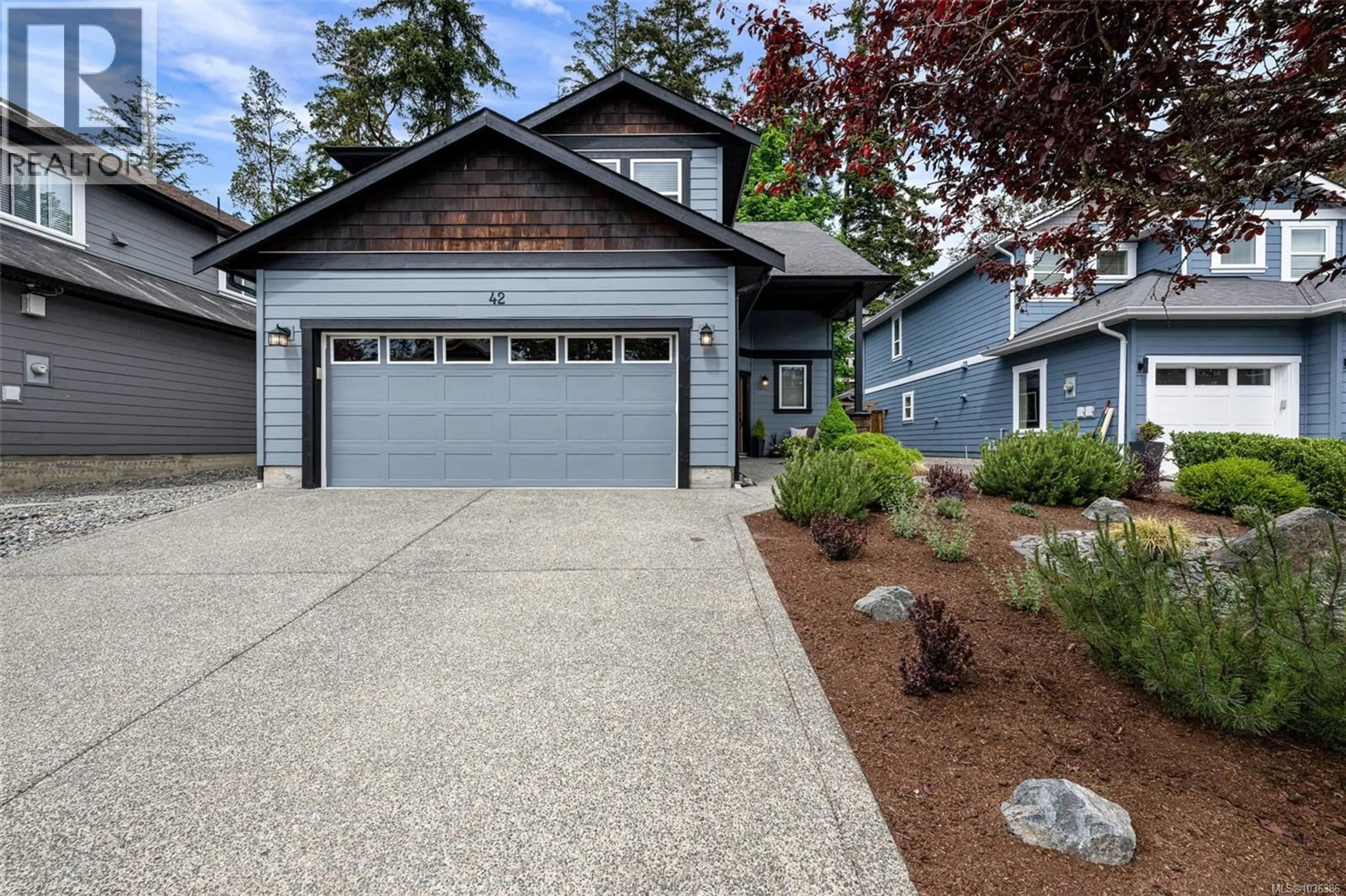 Home with vinyl exterior material, street for 42 DEGOUTIERE PLACE, View Royal British Columbia V9B0H3