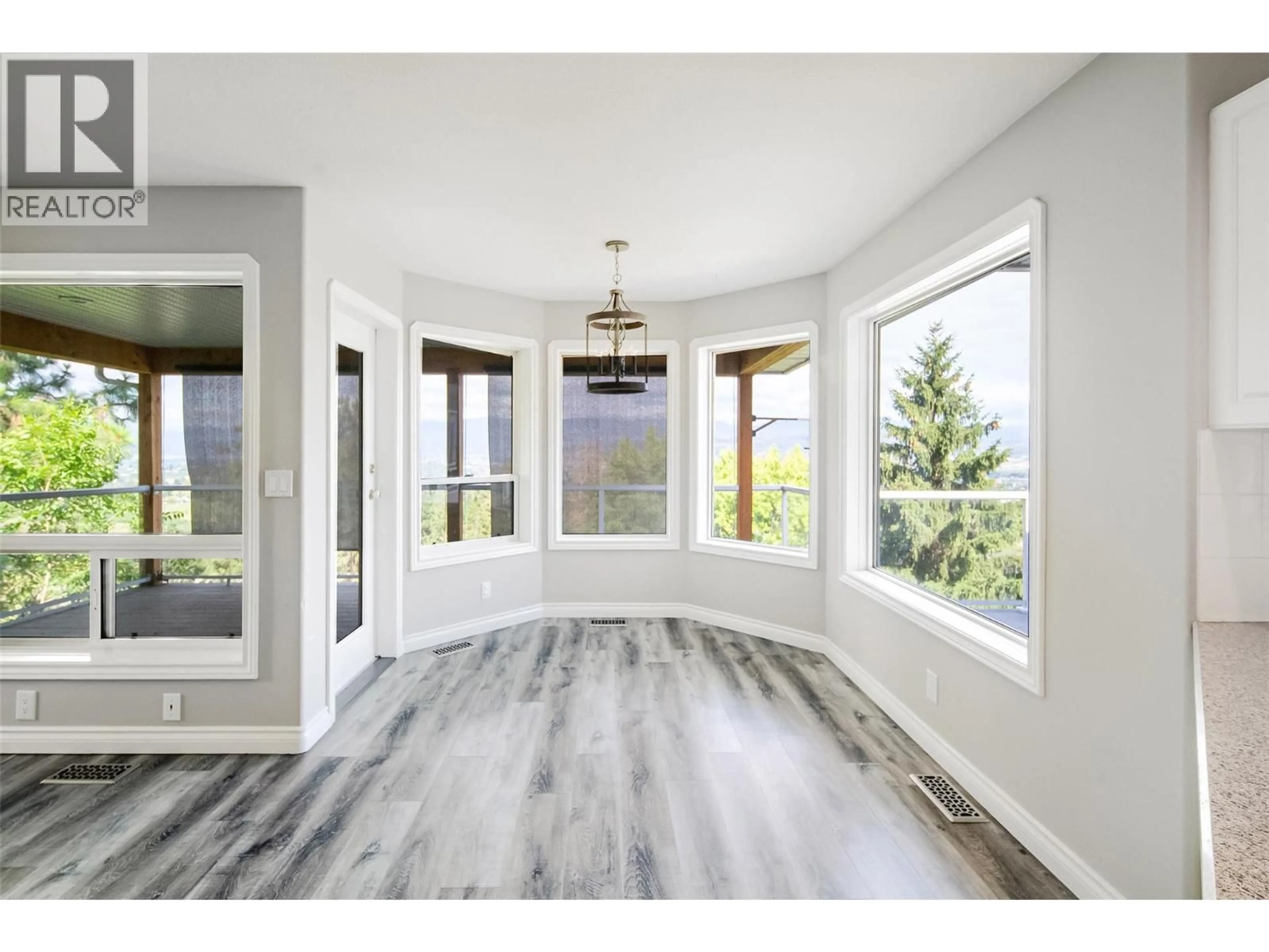 Indoor entryway for 1180 RAY ROAD, Kelowna British Columbia V1X6R5