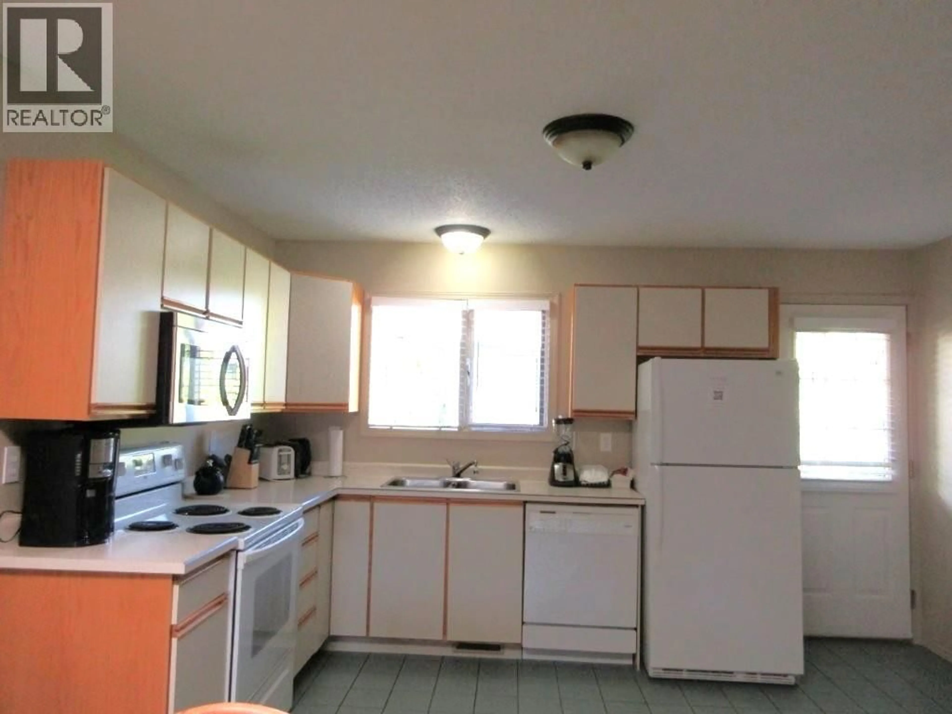 Standard kitchen, unknown for 2526 - 415 COMMONWEALTH ROAD, Kelowna British Columbia V4V2M4
