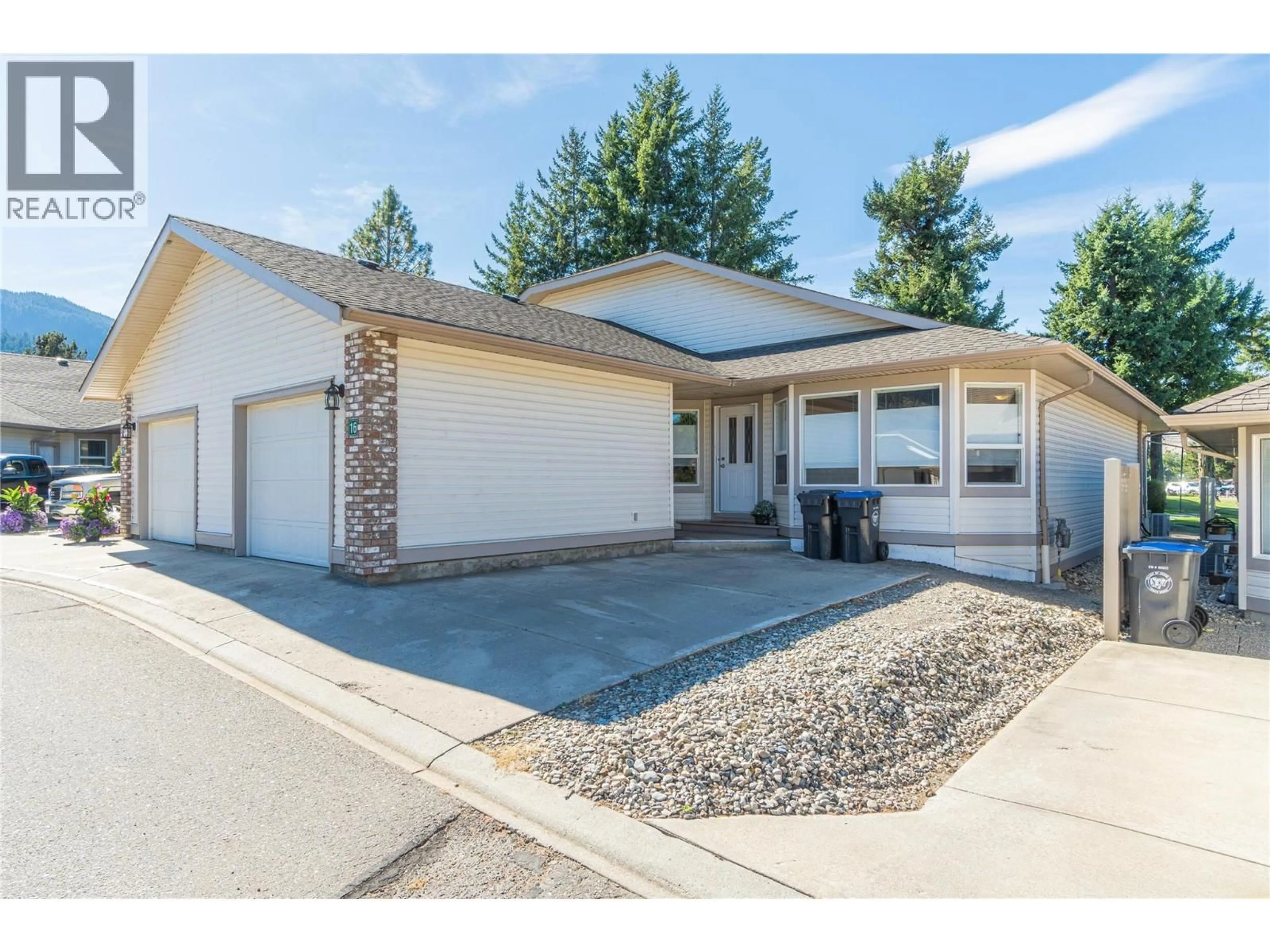 Home with vinyl exterior material, street for 16 - 312 ARBUTUS STREET, Chase British Columbia V0E1M0