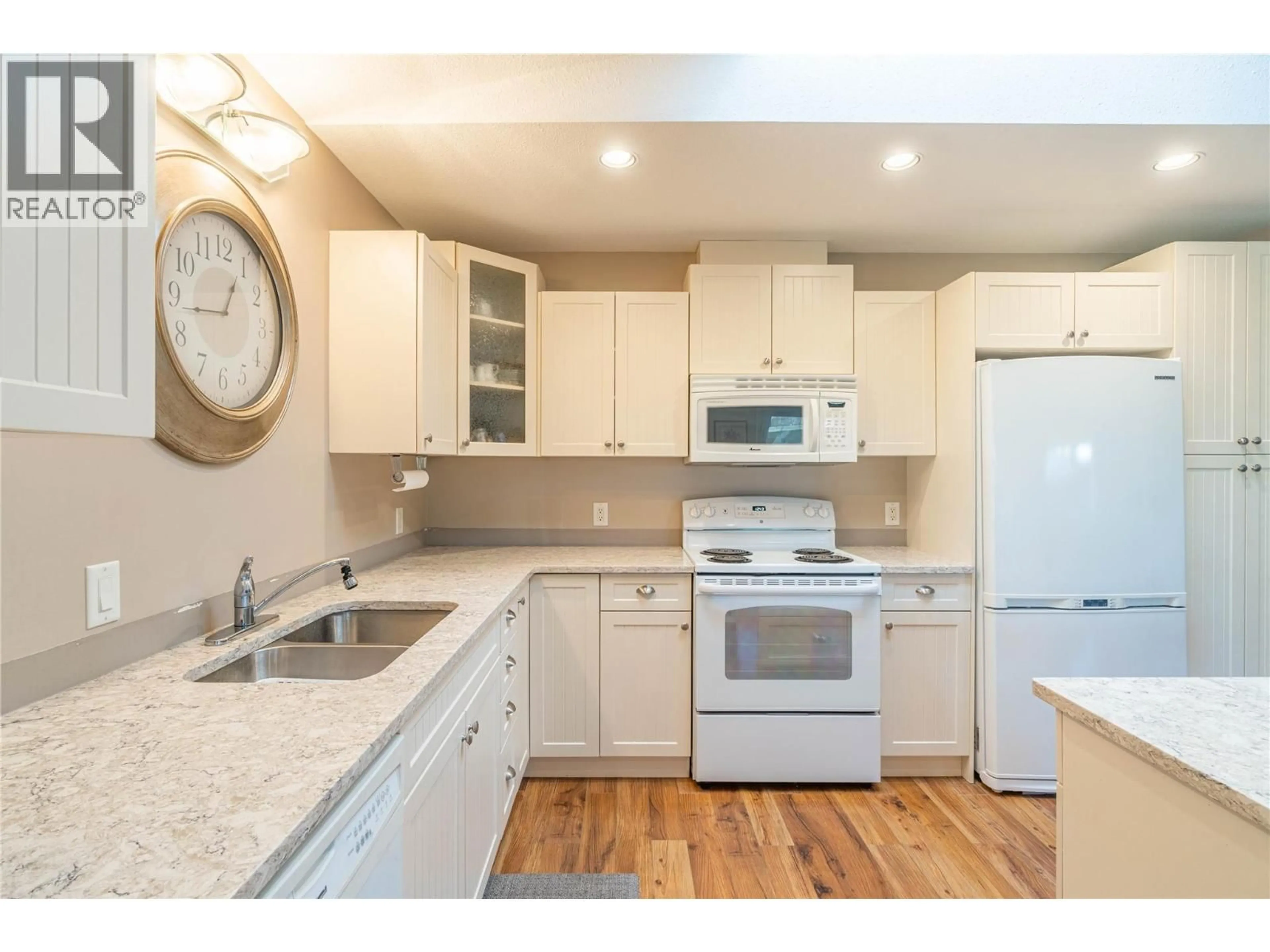 Open concept kitchen, wood/laminate floor for 16 - 312 ARBUTUS STREET, Chase British Columbia V0E1M0