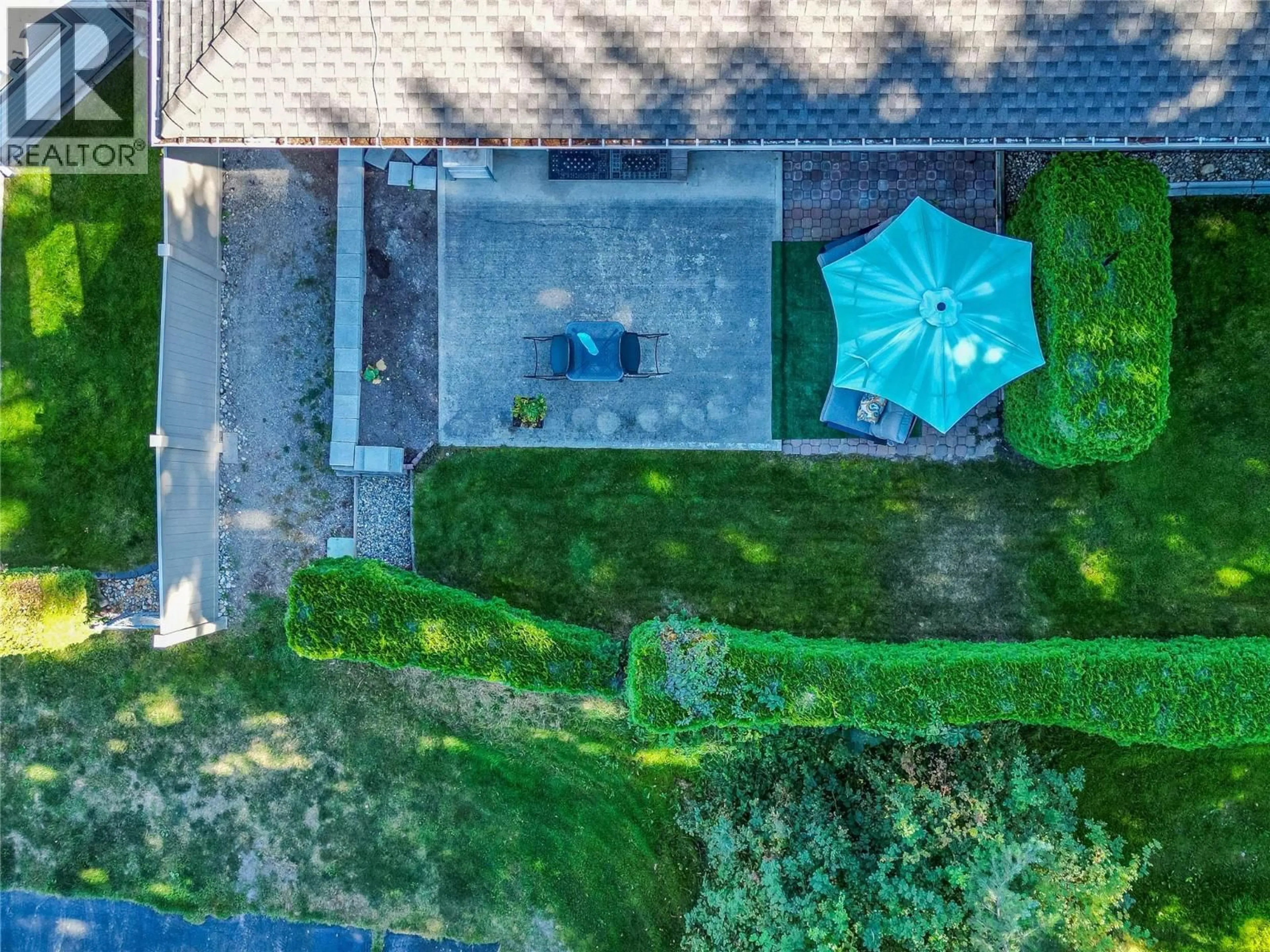 A pic from outside/outdoor area/front of a property/back of a property/a pic from drone, street for 16 - 312 ARBUTUS STREET, Chase British Columbia V0E1M0
