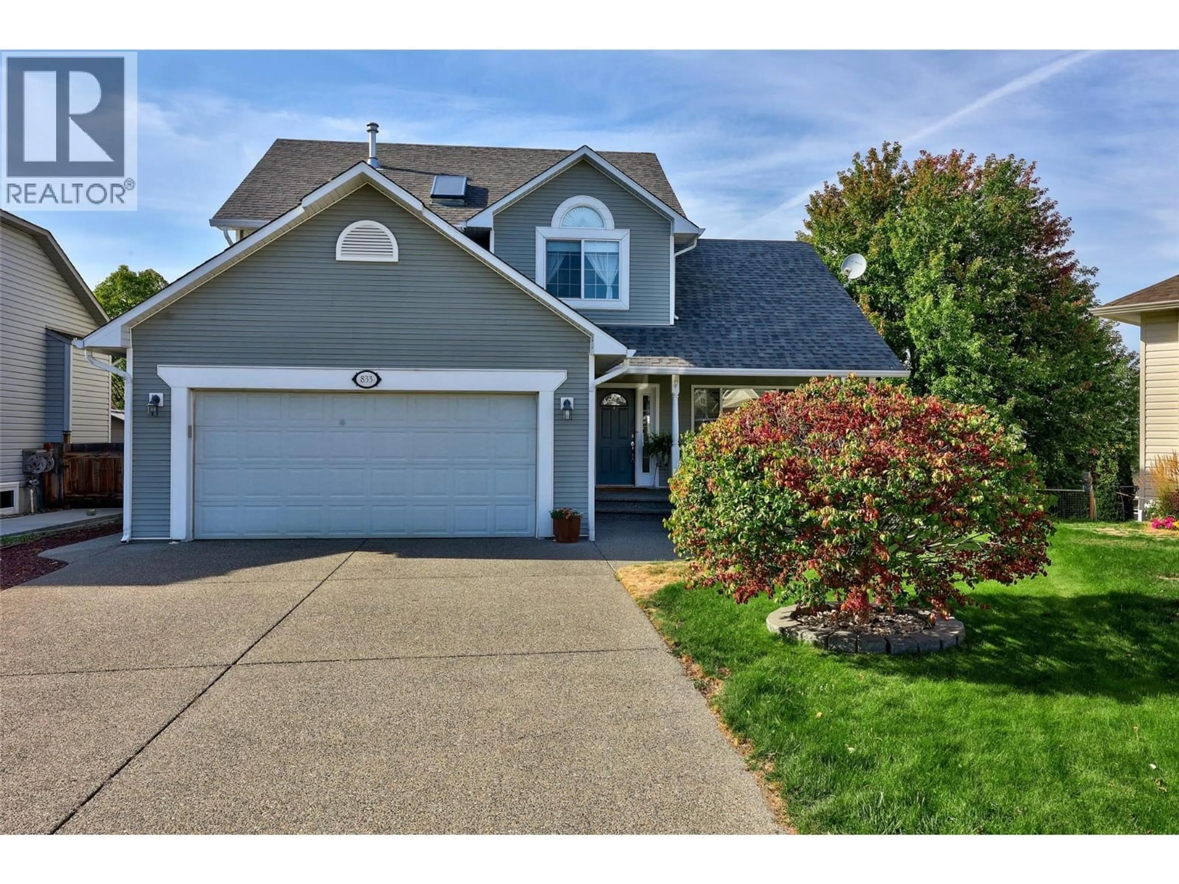 Home with vinyl exterior material, street for 833 BRAMBLE PLACE, Kamloops British Columbia V1S1Y6