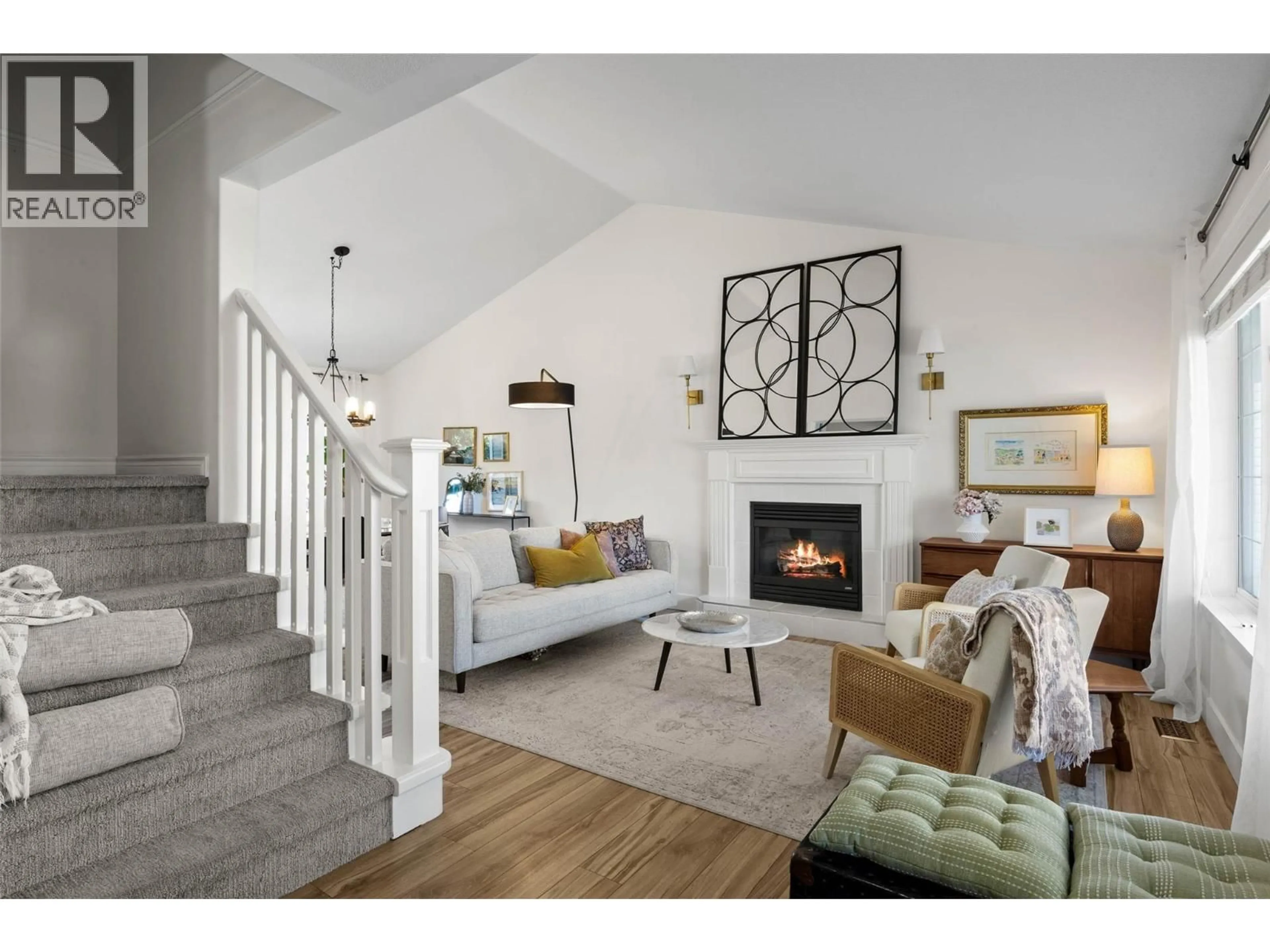 Living room with furniture, unknown for 833 BRAMBLE PLACE, Kamloops British Columbia V1S1Y6