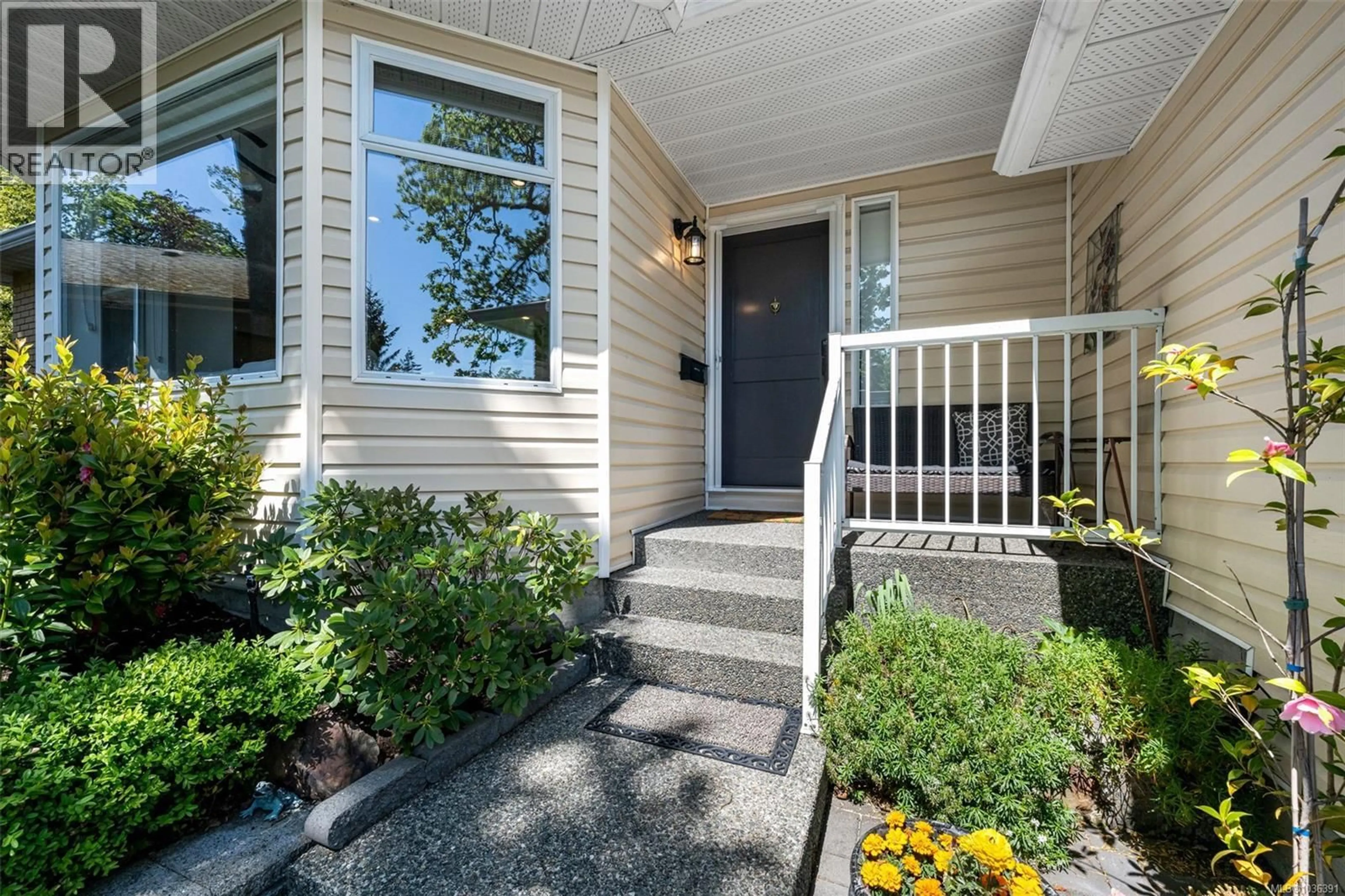 Unknown for 1004 FALAISE PLACE, Saanich British Columbia V8Y2W7