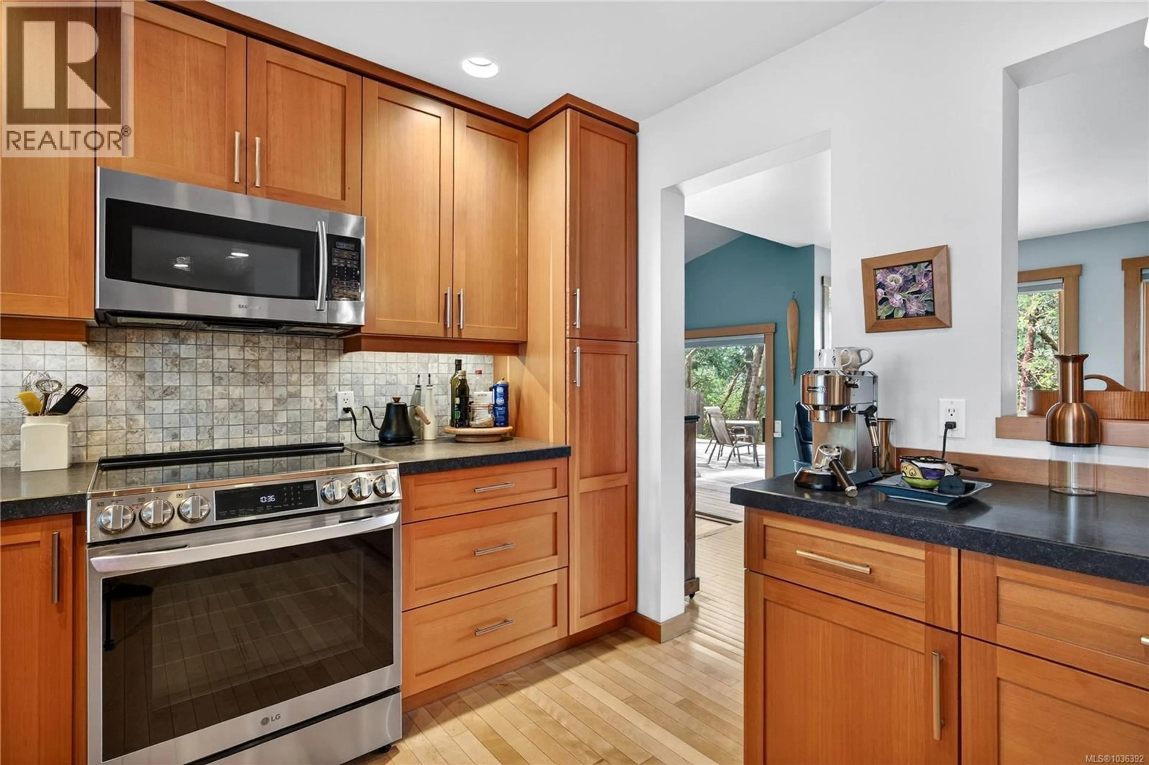 Standard kitchen, unknown for 130 LAWNHILL DRIVE, Salt Spring British Columbia V8K1M9