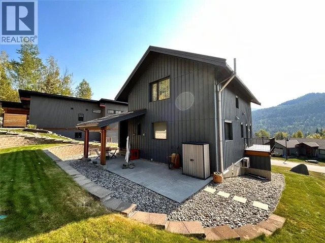 1006 SILVERTIP ROAD, Rossland 5